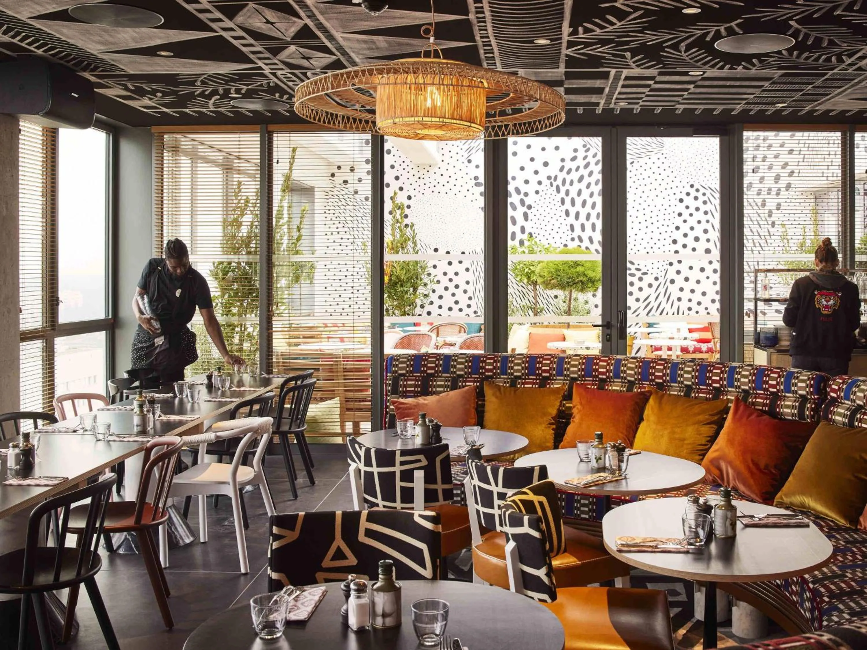 Restaurant/places to eat in Mama Shelter Paris La Défense