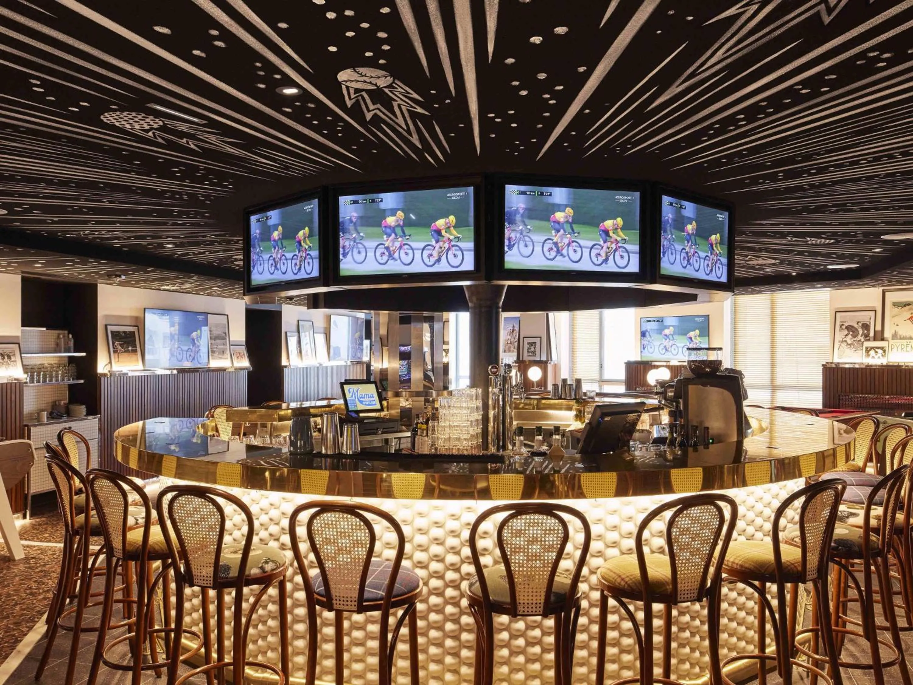 Lounge or bar in Mama Shelter Paris La Défense