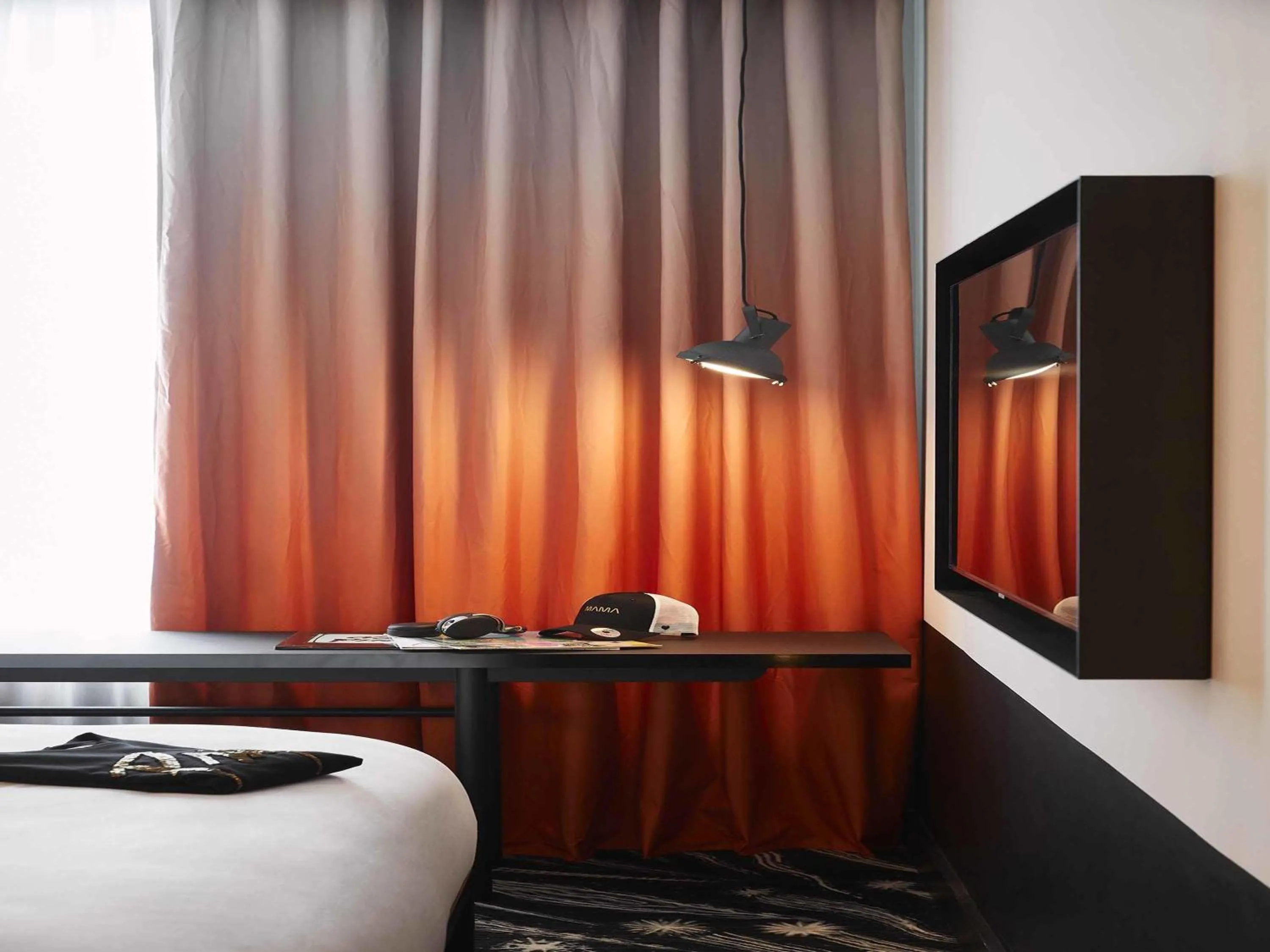 Bedroom, Bed in Mama Shelter Paris La Défense