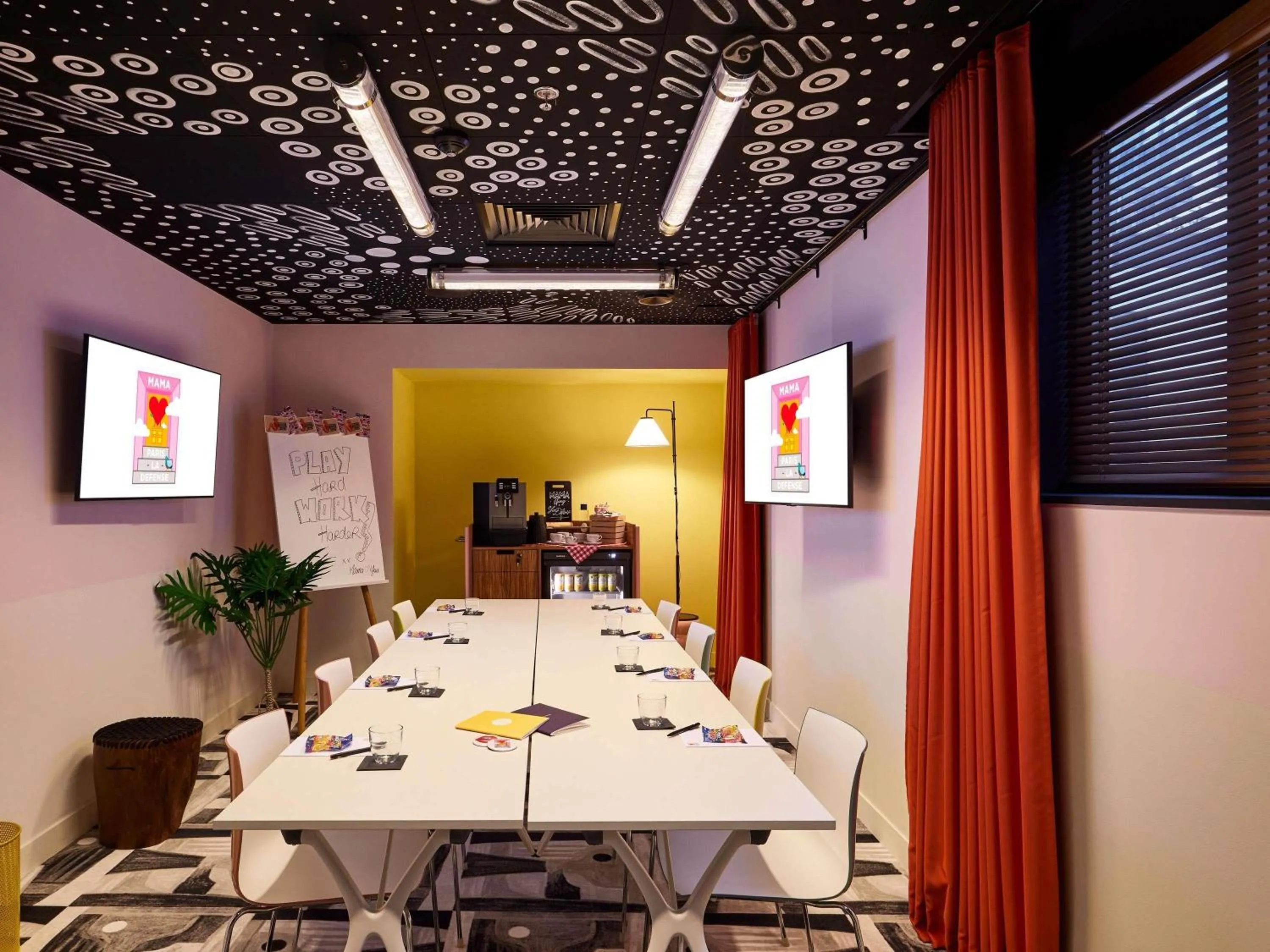 Meeting/conference room in Mama Shelter Paris La Défense