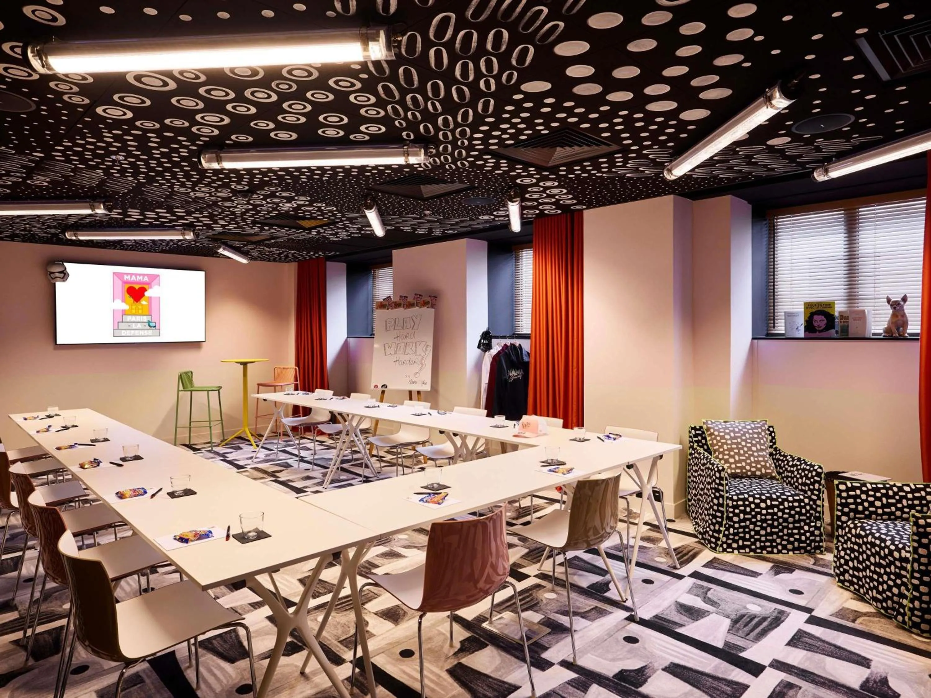 Meeting/conference room in Mama Shelter Paris La Défense