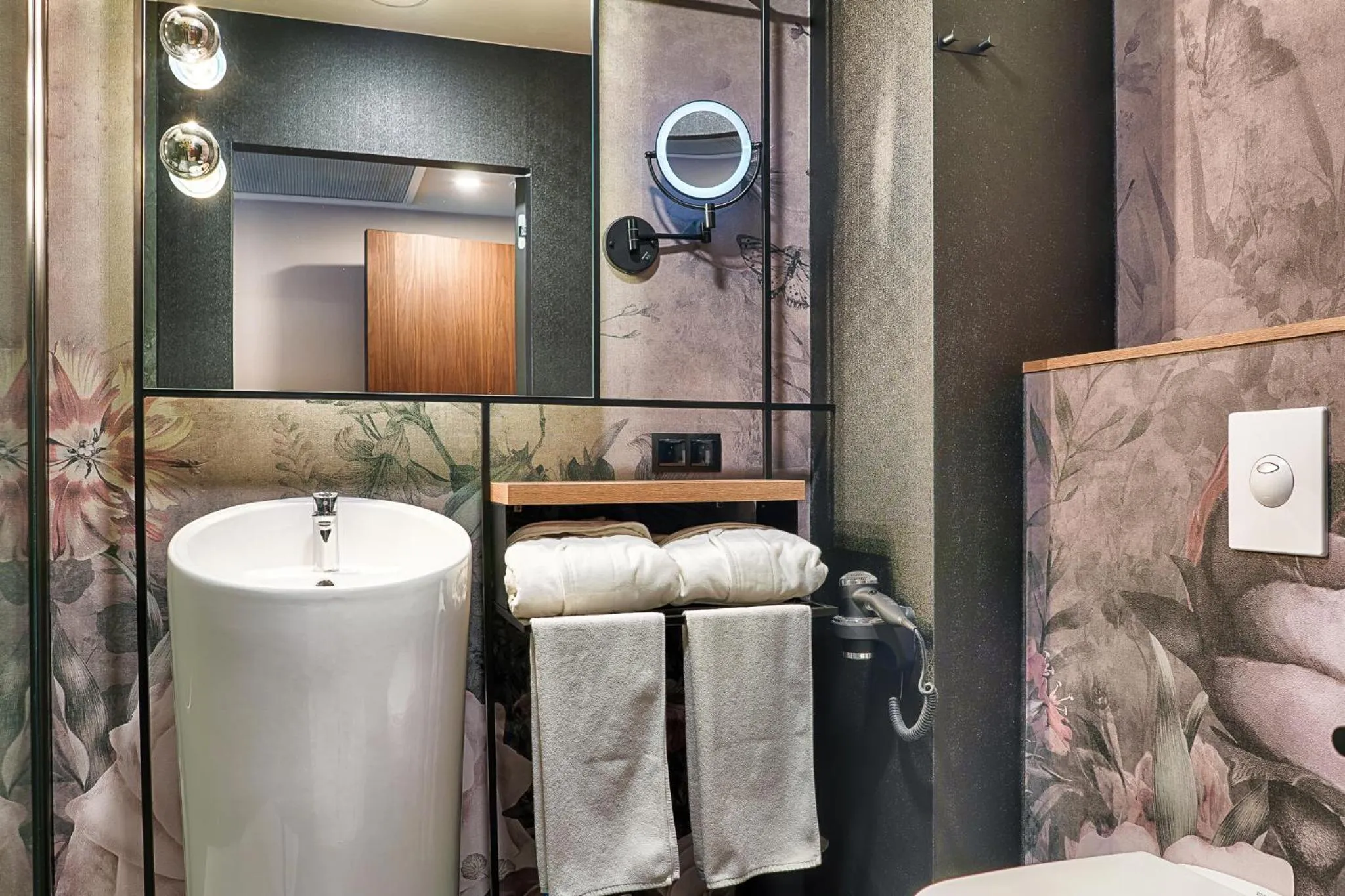 Bathroom in Focus Hotel Premium Warszawa