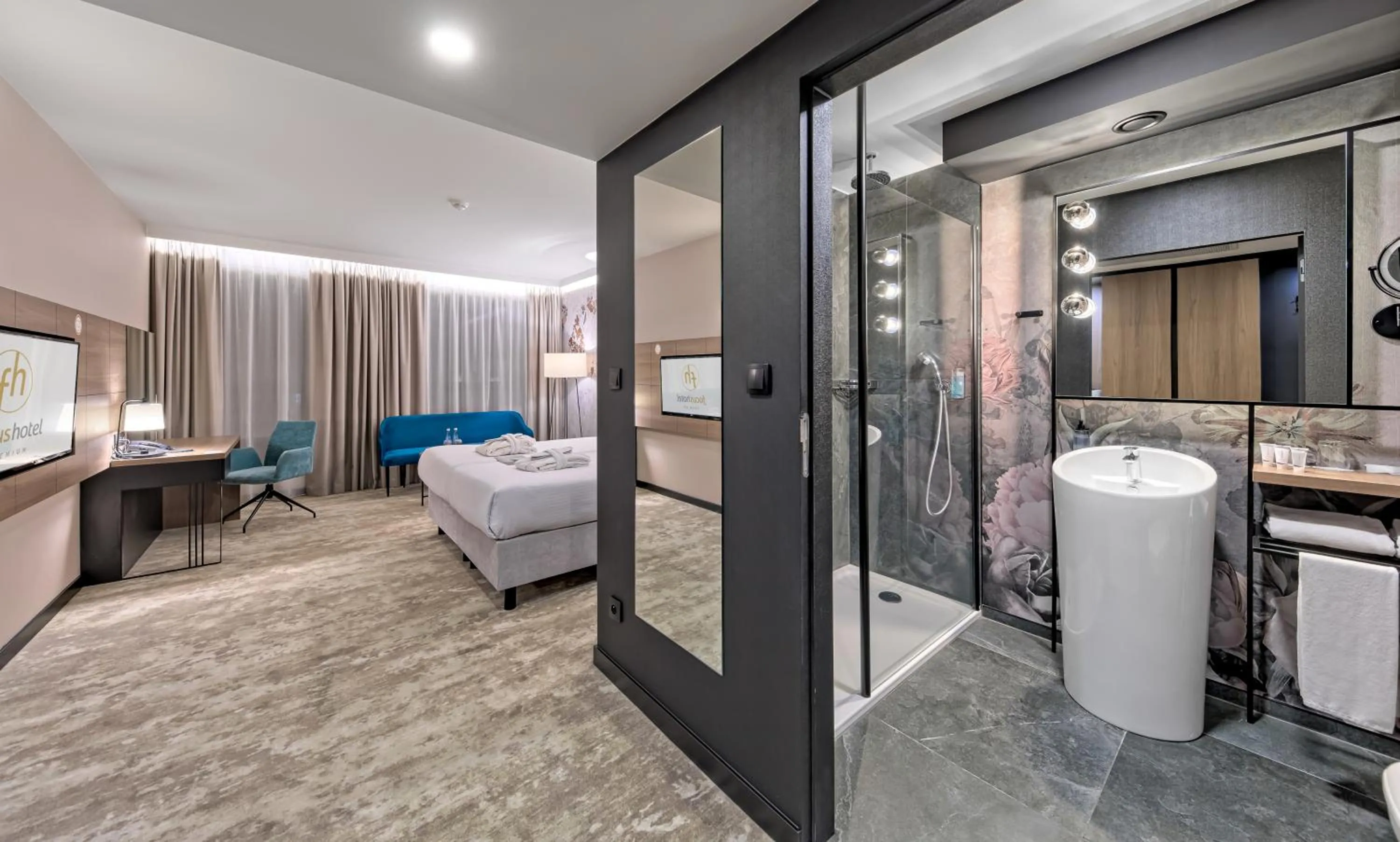 Photo of the whole room, Bed in Focus Hotel Premium Warszawa