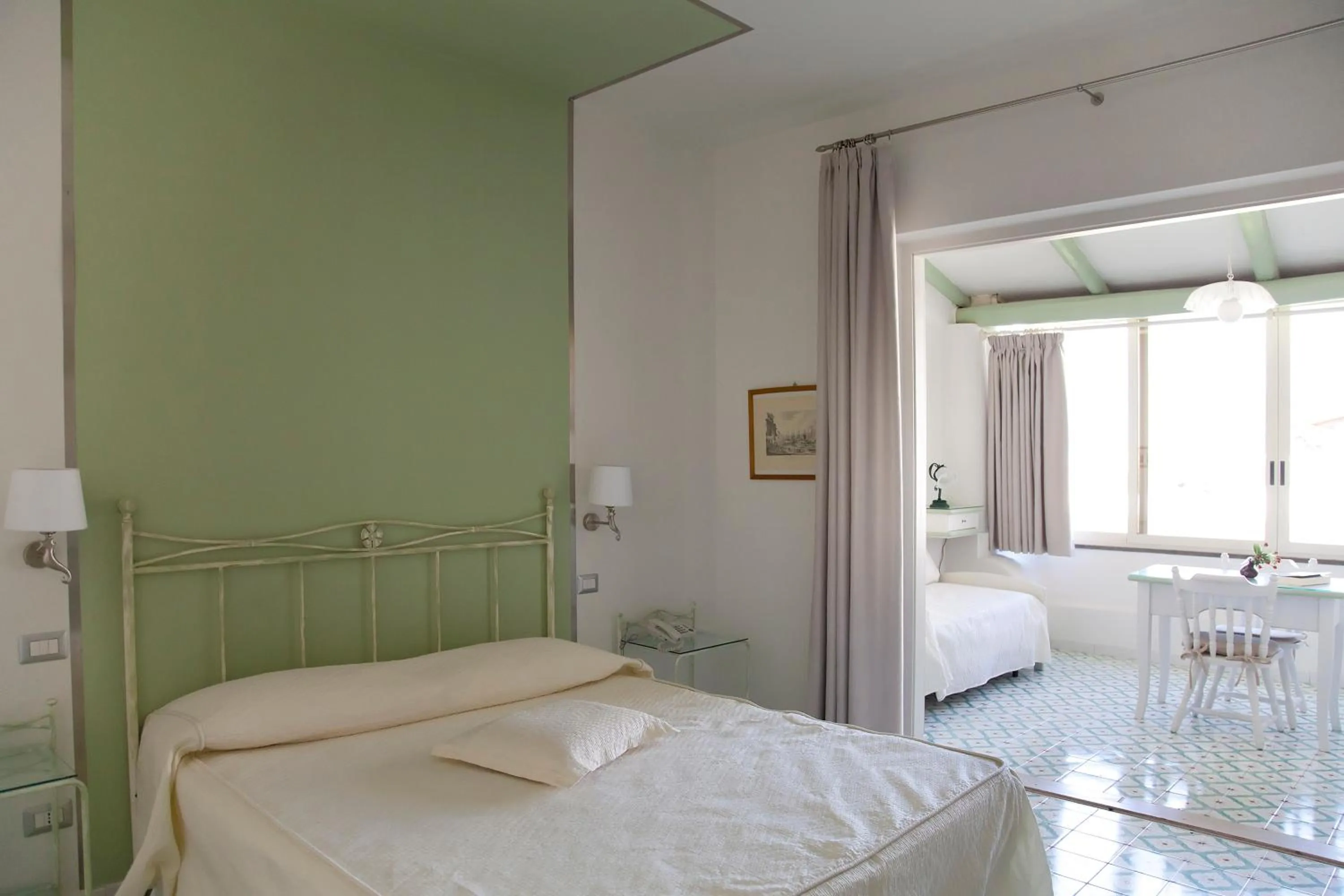 Bedroom, Bed in Hotel Residence Mendolita