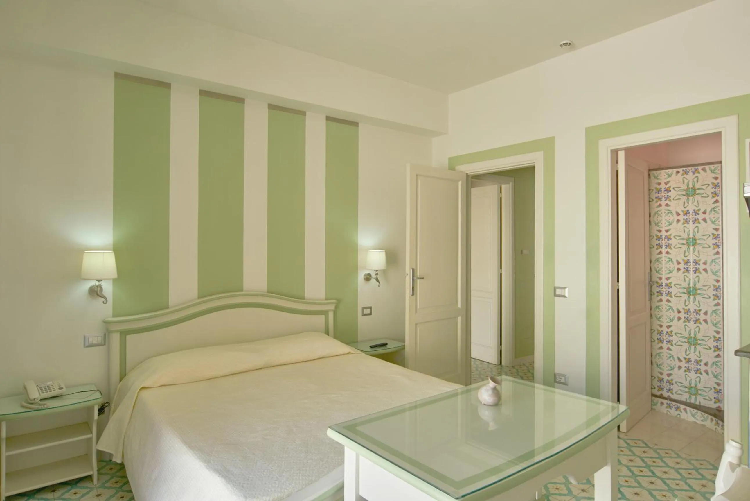 Bedroom, Bed in Hotel Residence Mendolita