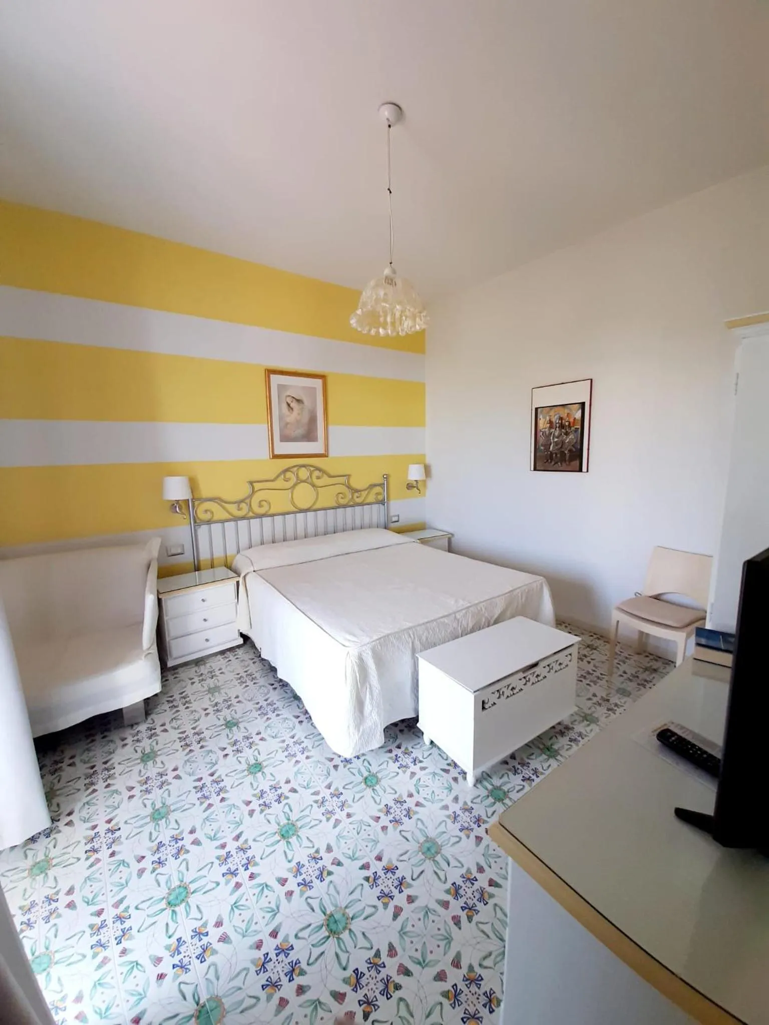 Bedroom in Hotel Residence Mendolita