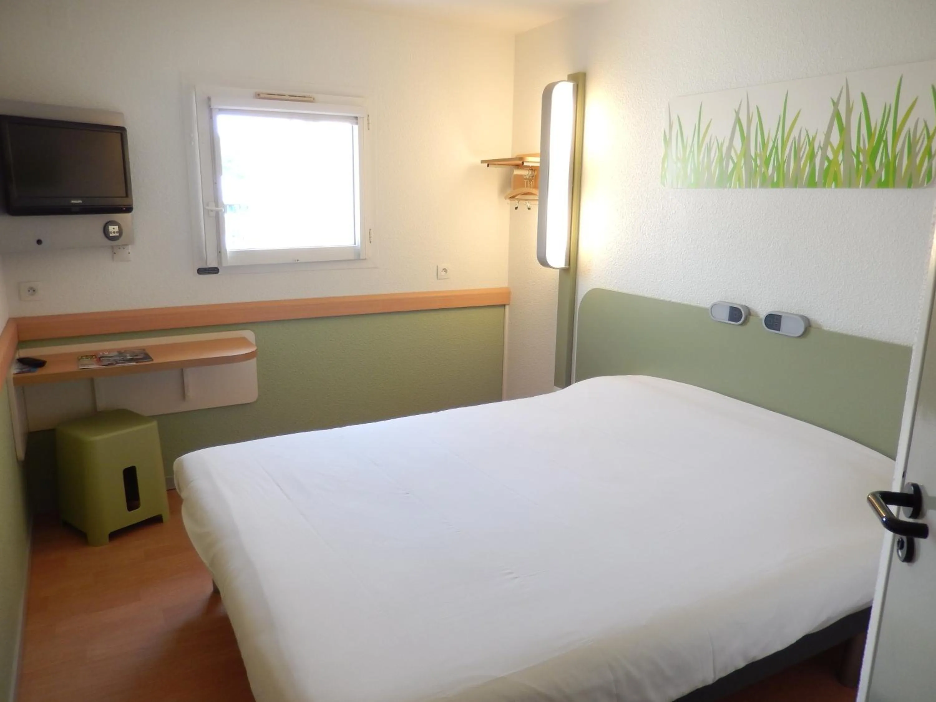 Bed in ibis Budget Pau Est