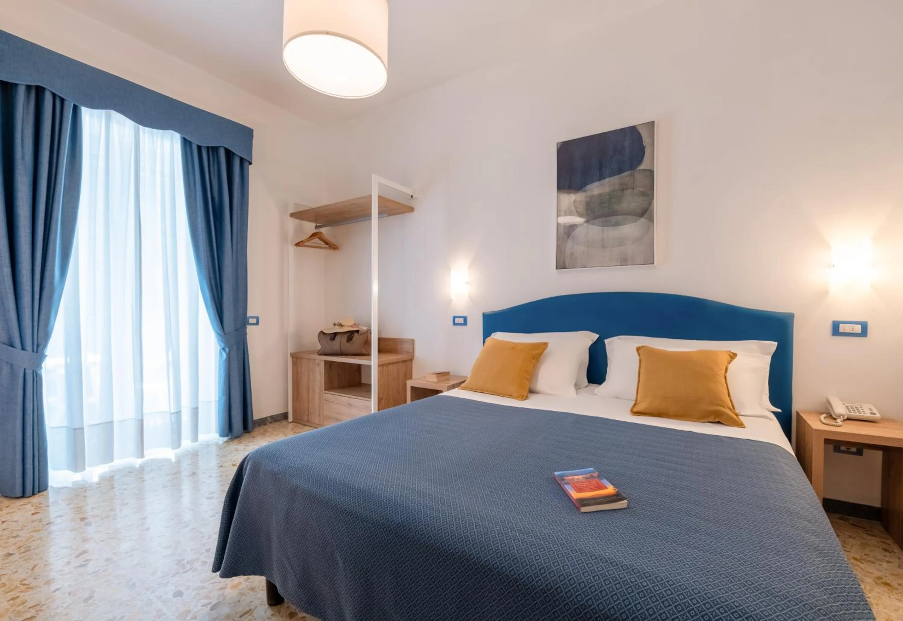 Bedroom, Bed in Hotel Britannia