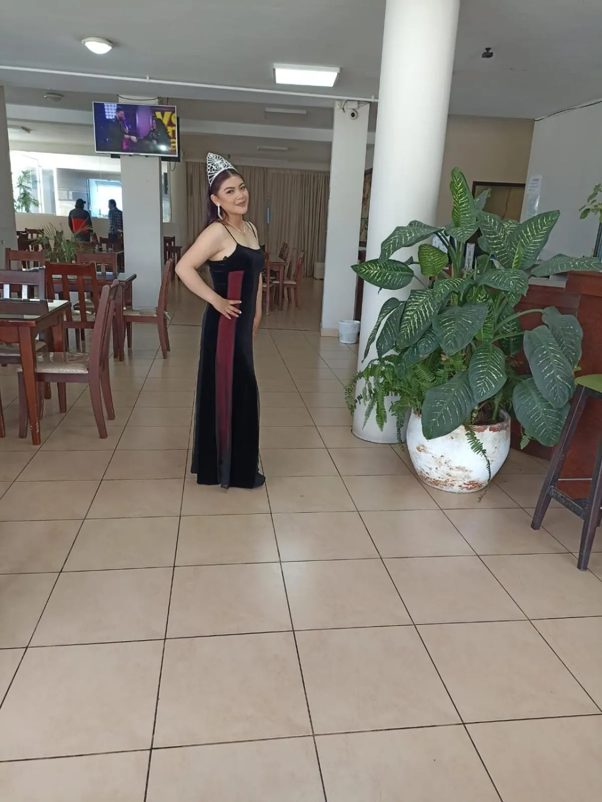 Restaurant/places to eat in Hotel Versailles