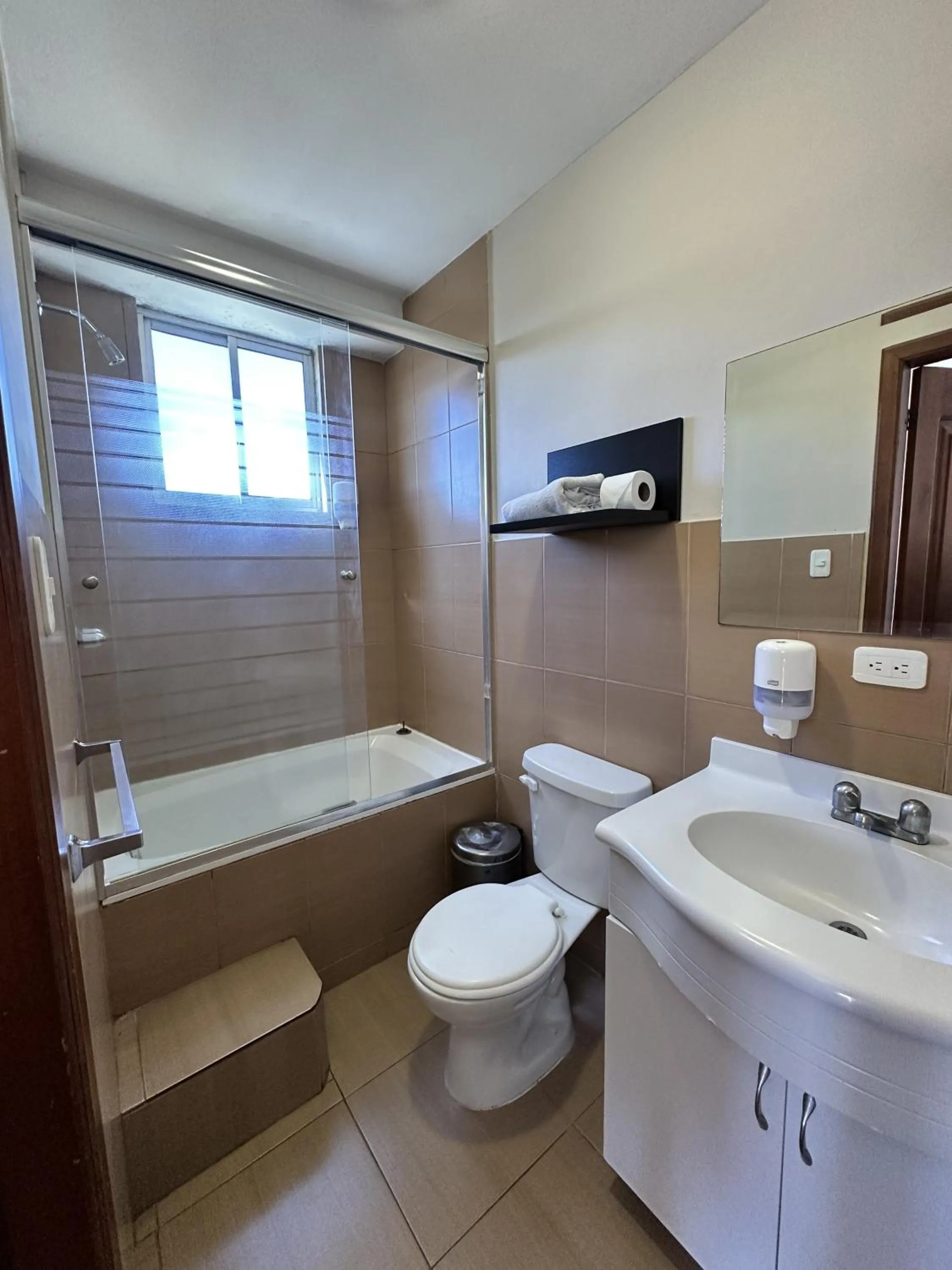 Bathroom in Hotel Versailles