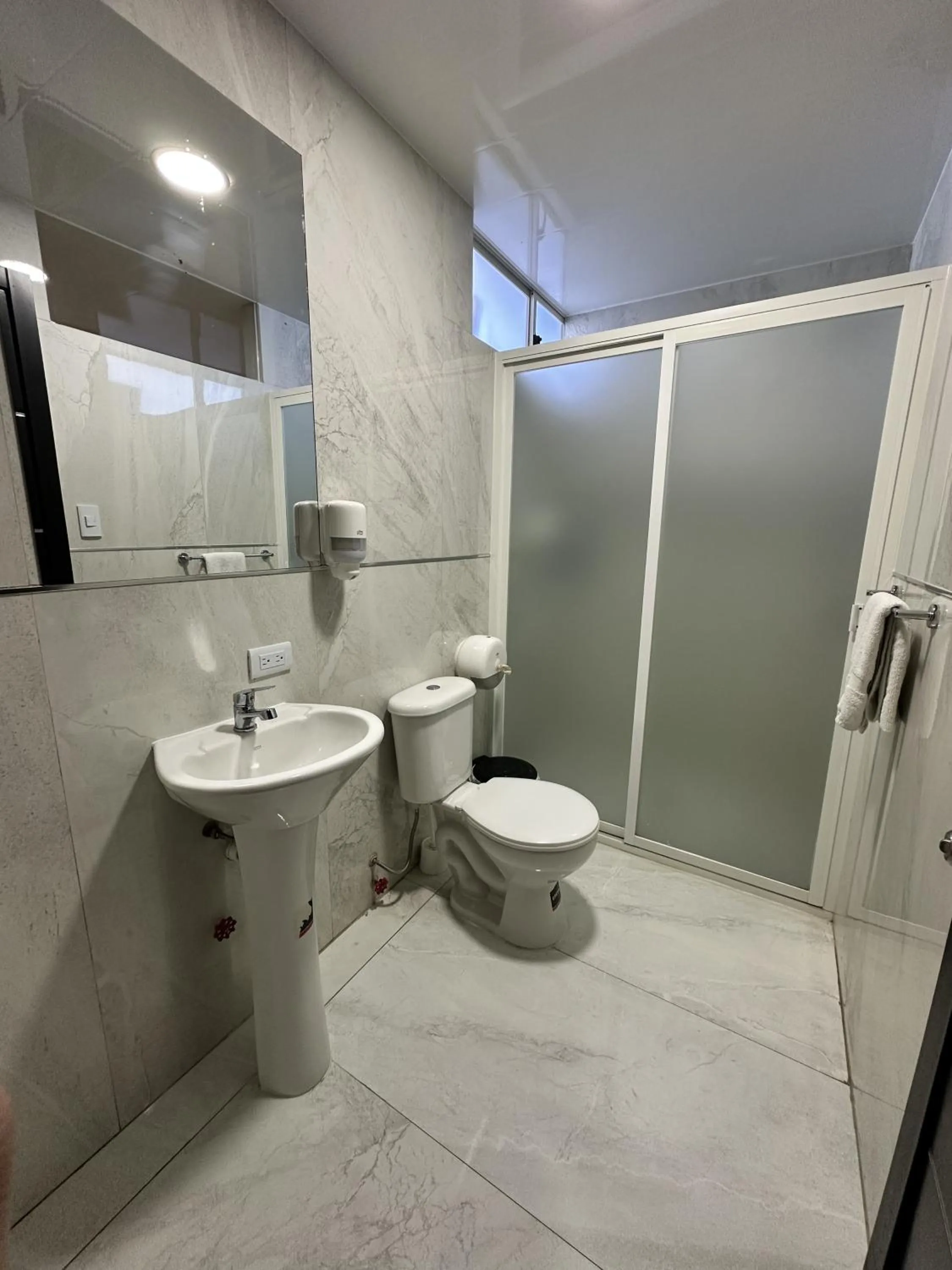 Bathroom in Hotel Versailles