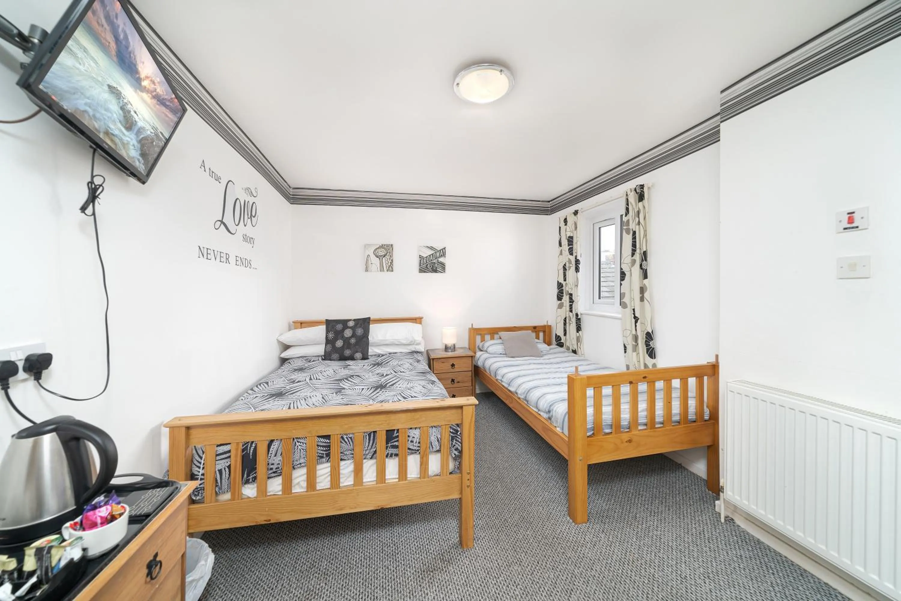 Bed in Deneside Guest House