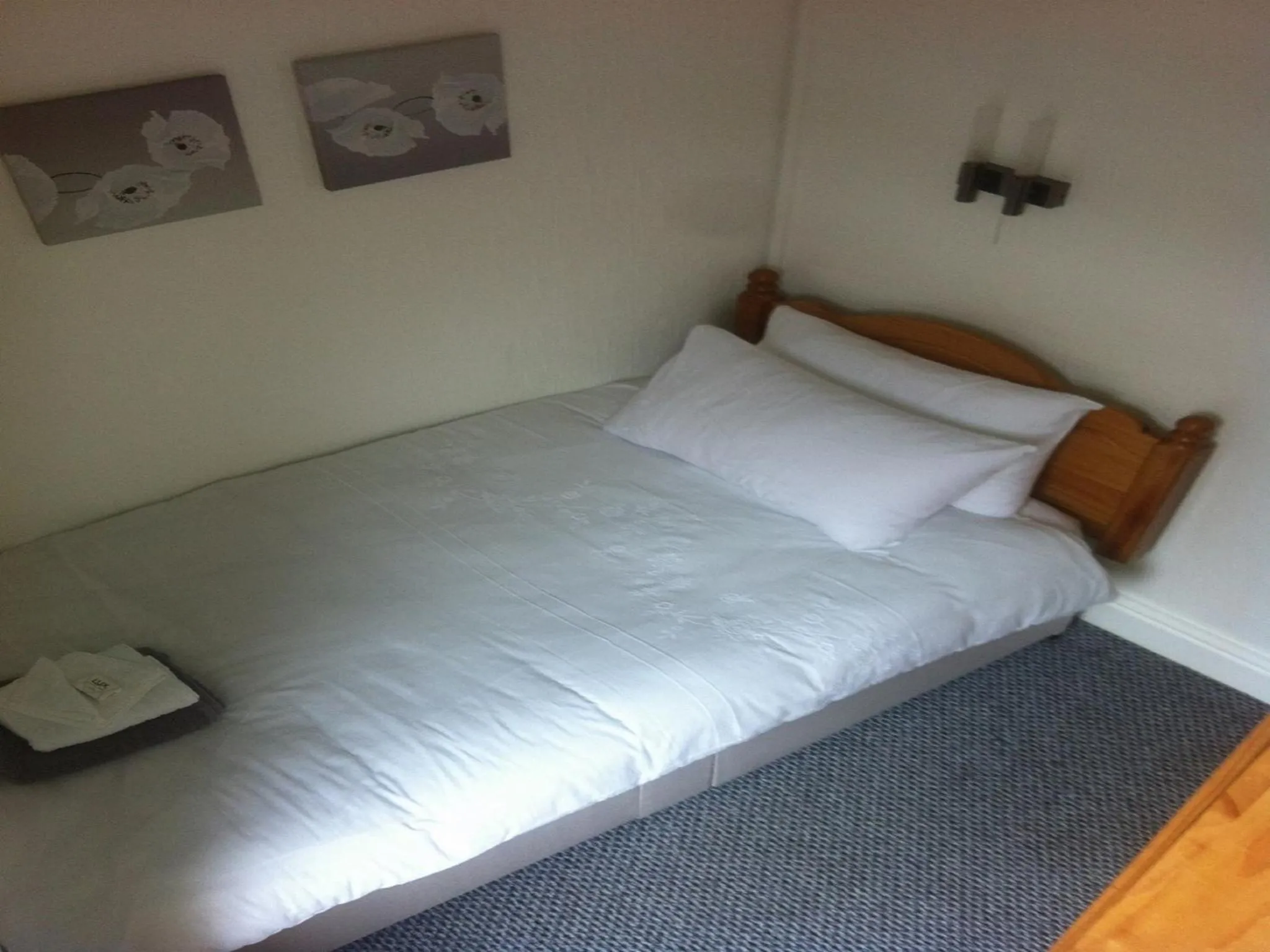 Bed in Deneside Guest House