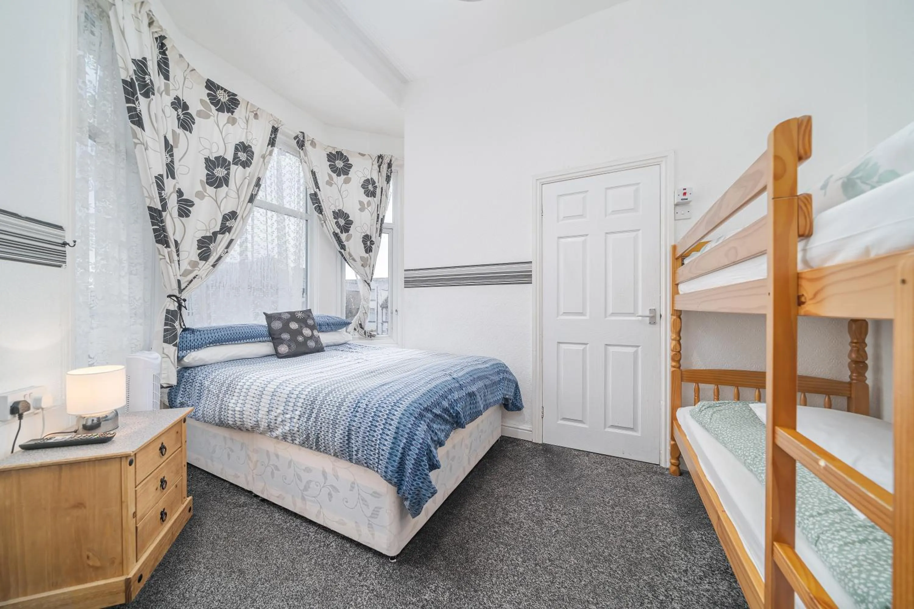 Bed in Deneside Guest House