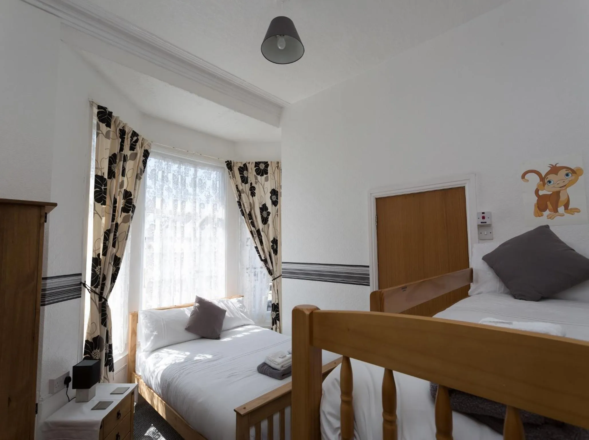 Photo of the whole room, Bed in Deneside Guest House