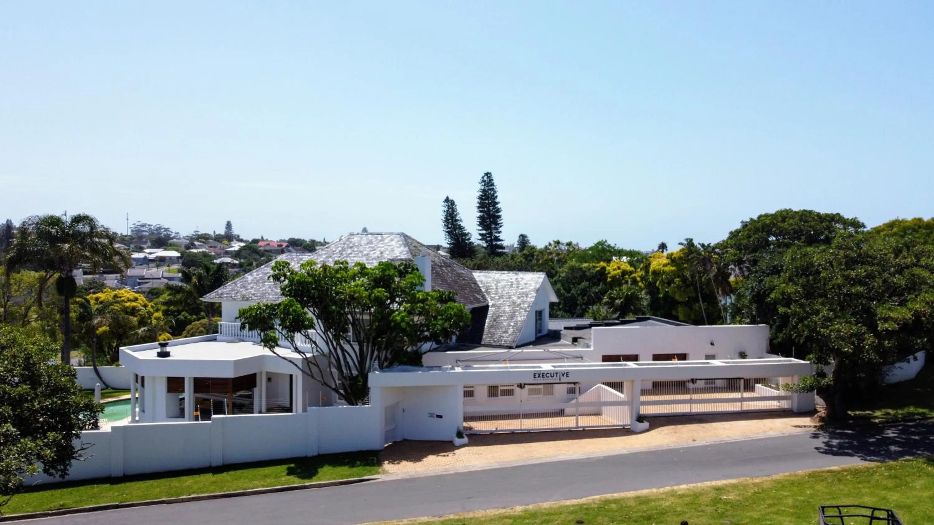 Property building in The Executive Bed and Breakfast
