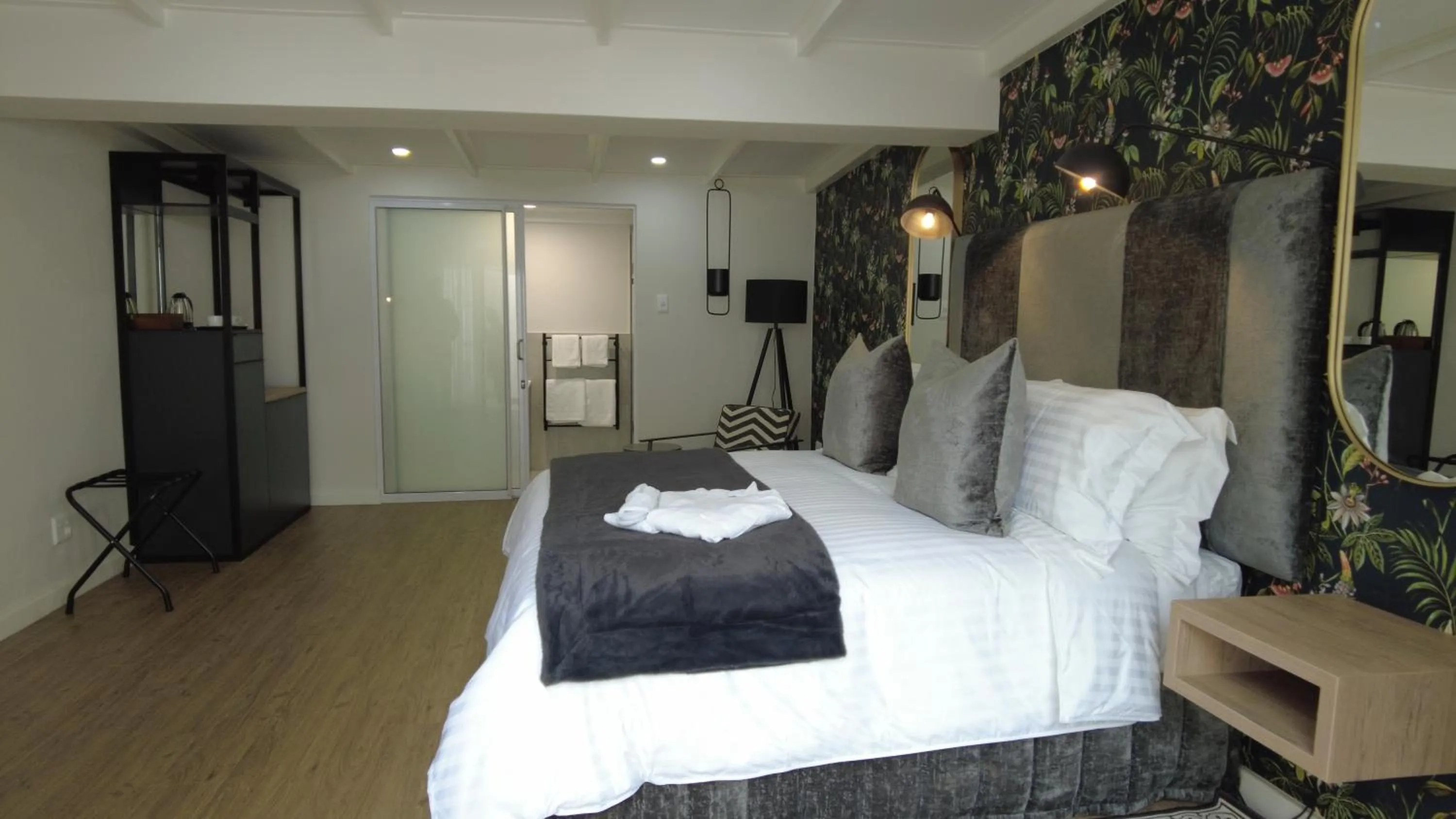 Bed in The Executive Bed and Breakfast