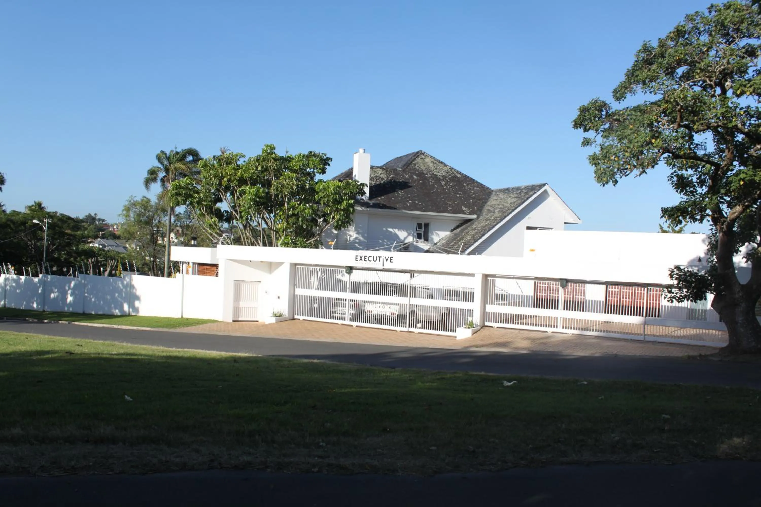 Property building in The Executive Bed and Breakfast