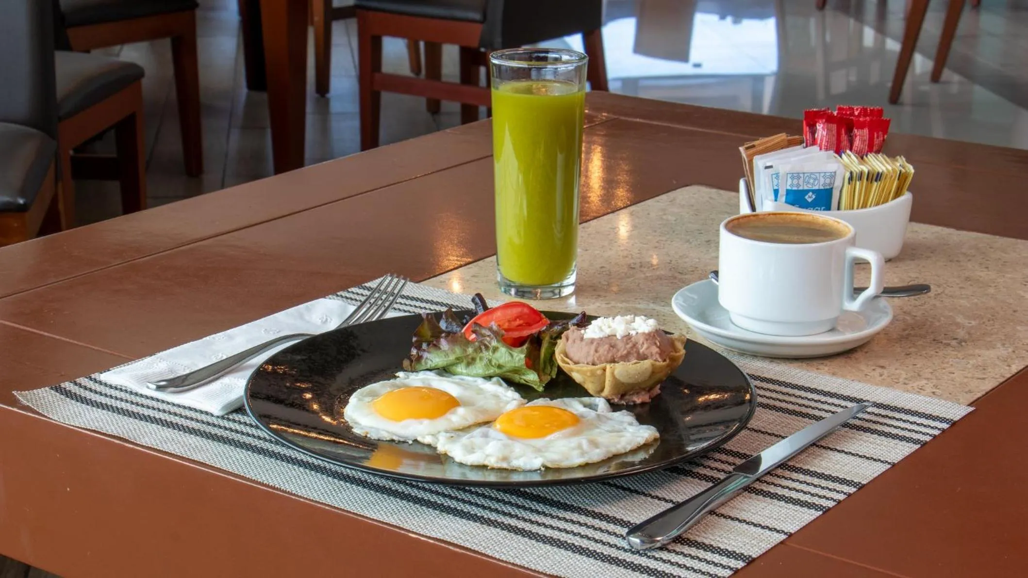 Restaurant/places to eat in Holiday Inn Queretaro Zona Krystal by IHG