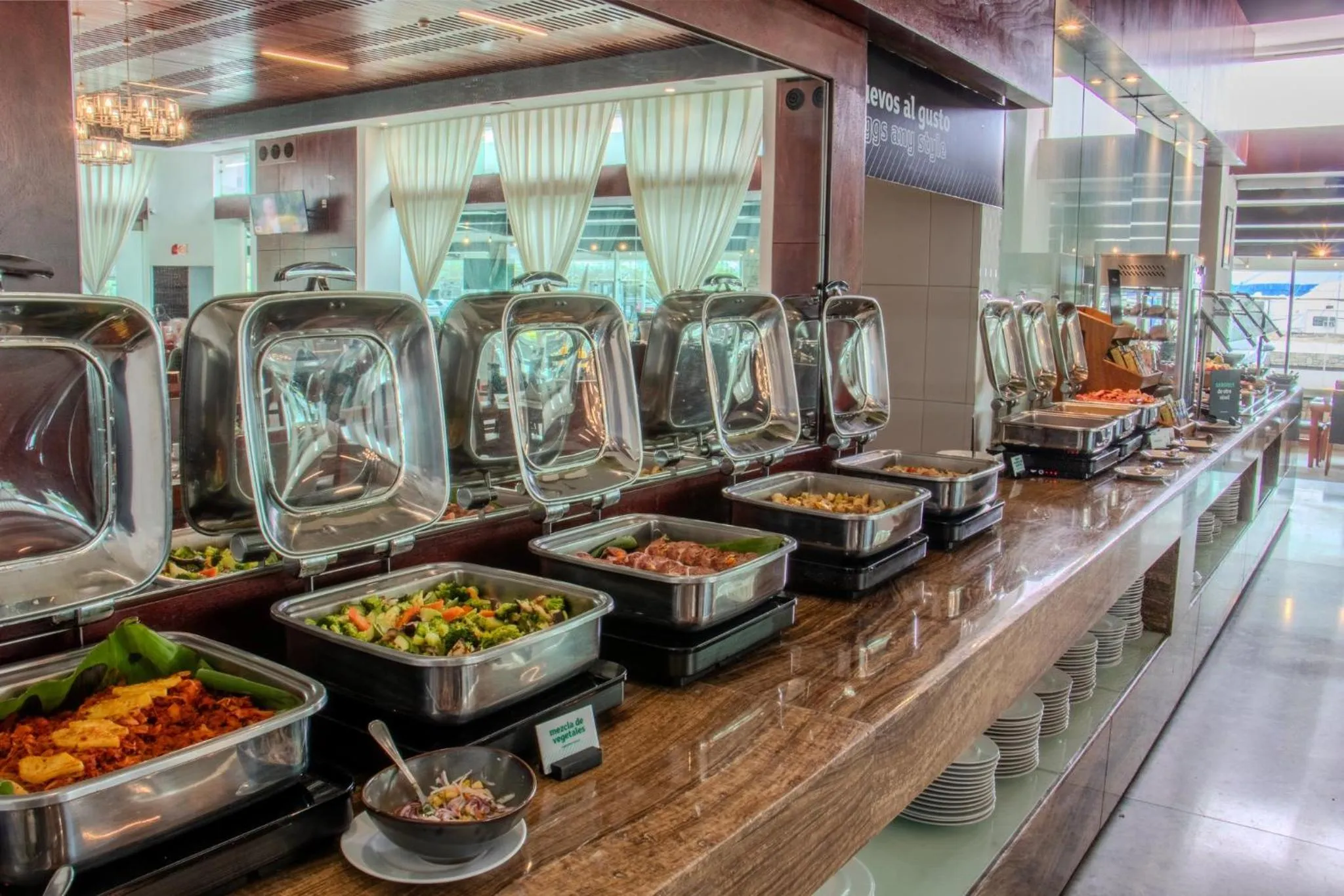 Restaurant/places to eat in Holiday Inn Queretaro Zona Krystal by IHG