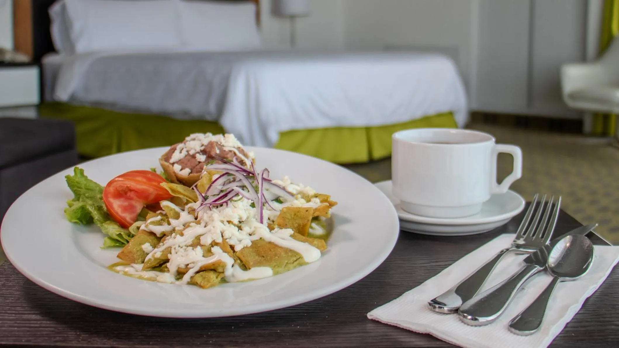 Bedroom, Bed in Holiday Inn Queretaro Zona Krystal by IHG