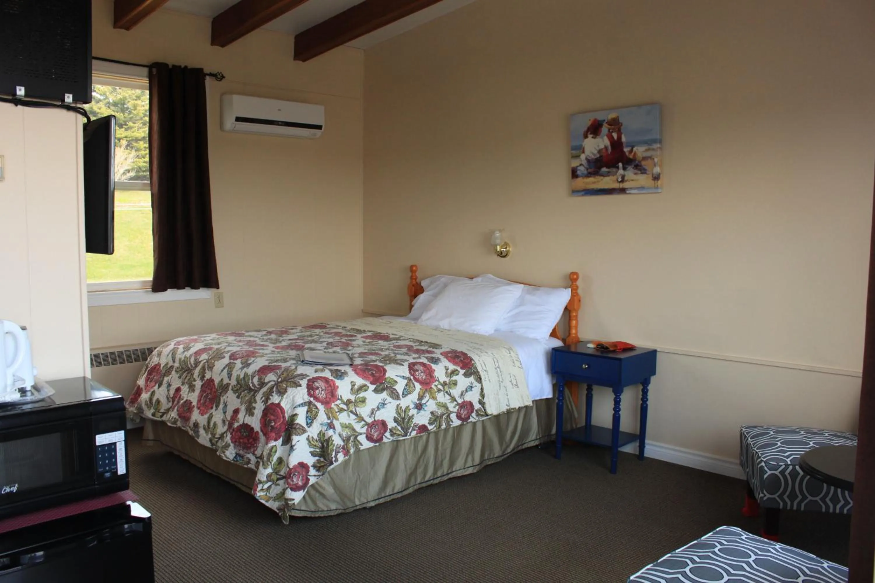 Bedroom, Bed in Oasis Motel