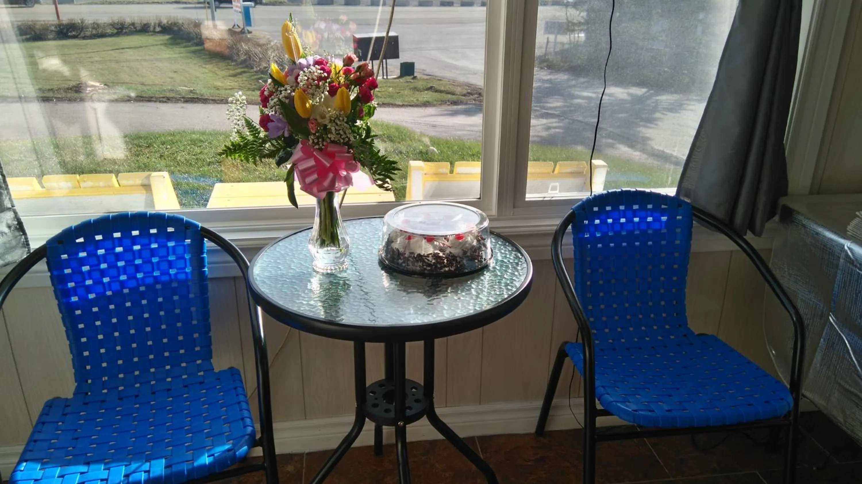 Dining area in Oasis Motel