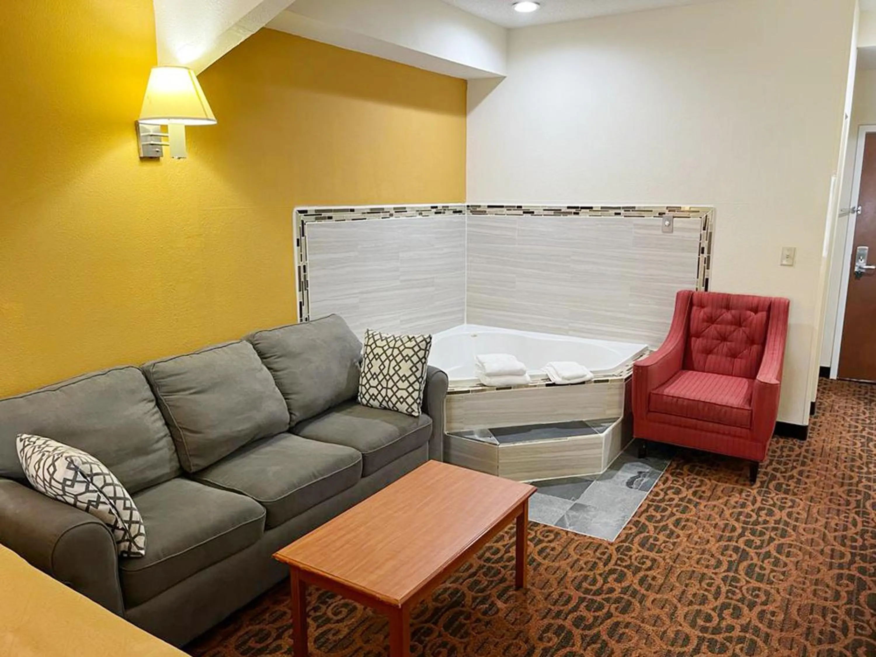 Deluxe King Suite in Spark By Hilton Hershey Near The Park