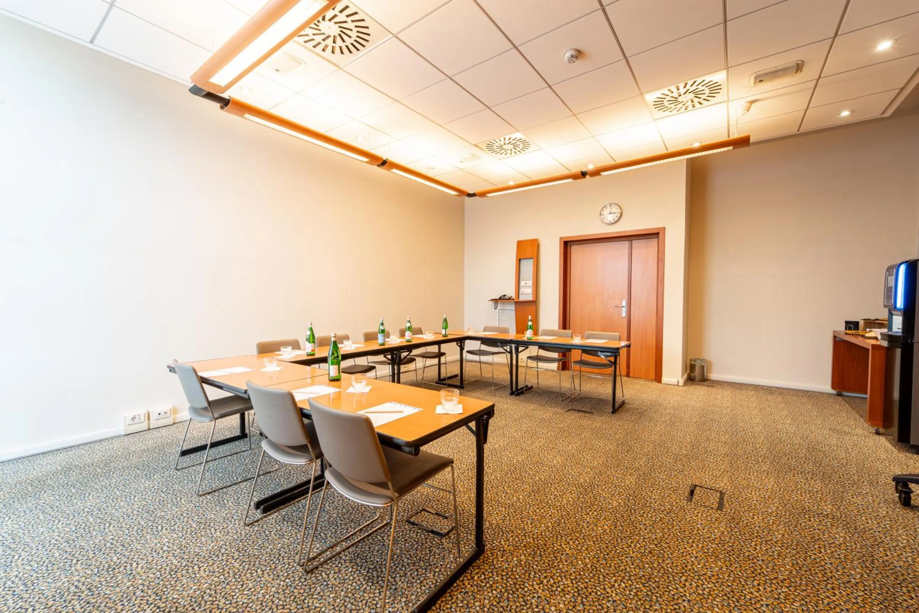 TV and multimedia in Novotel Roma Est