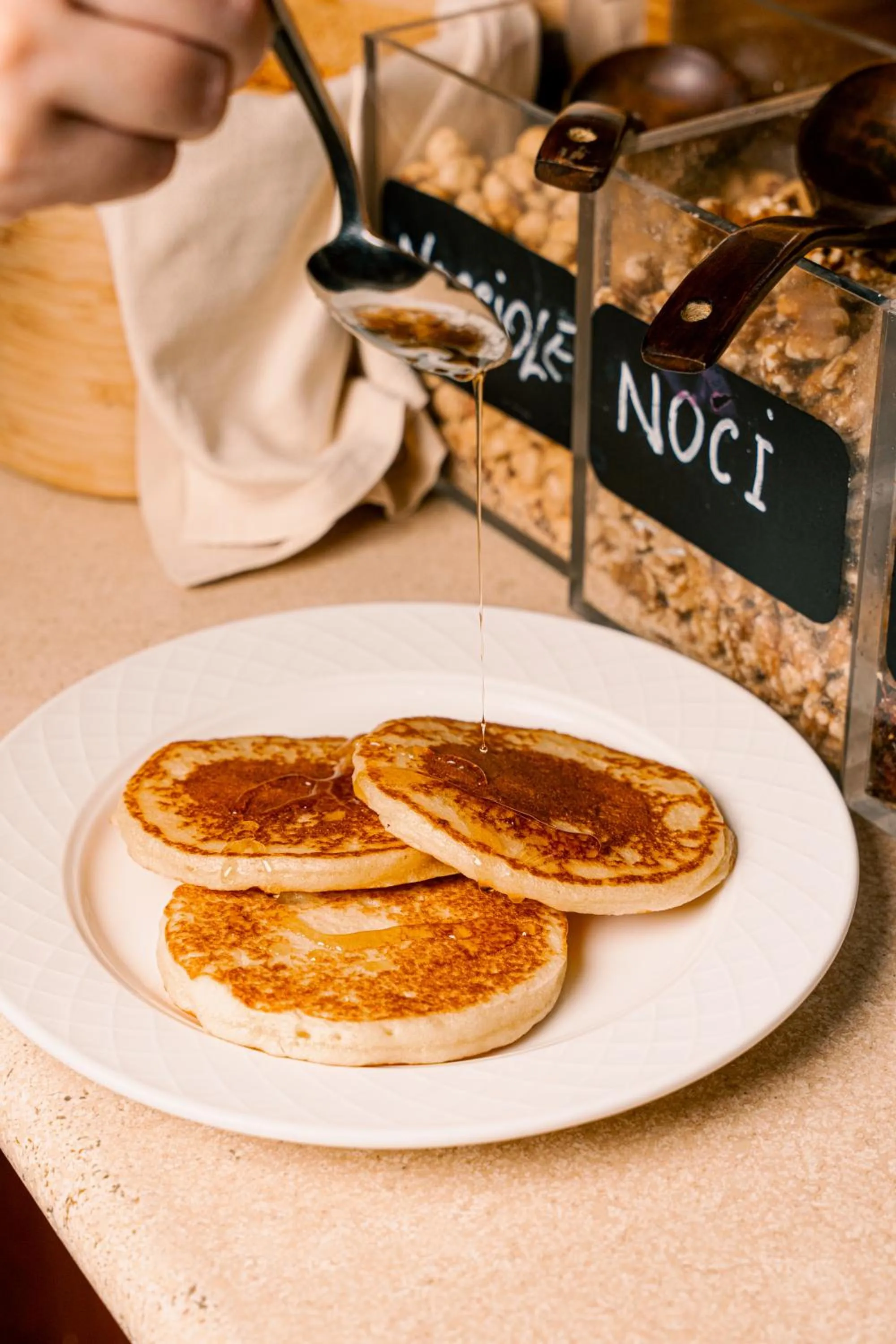 Restaurant/places to eat in Novotel Roma Est