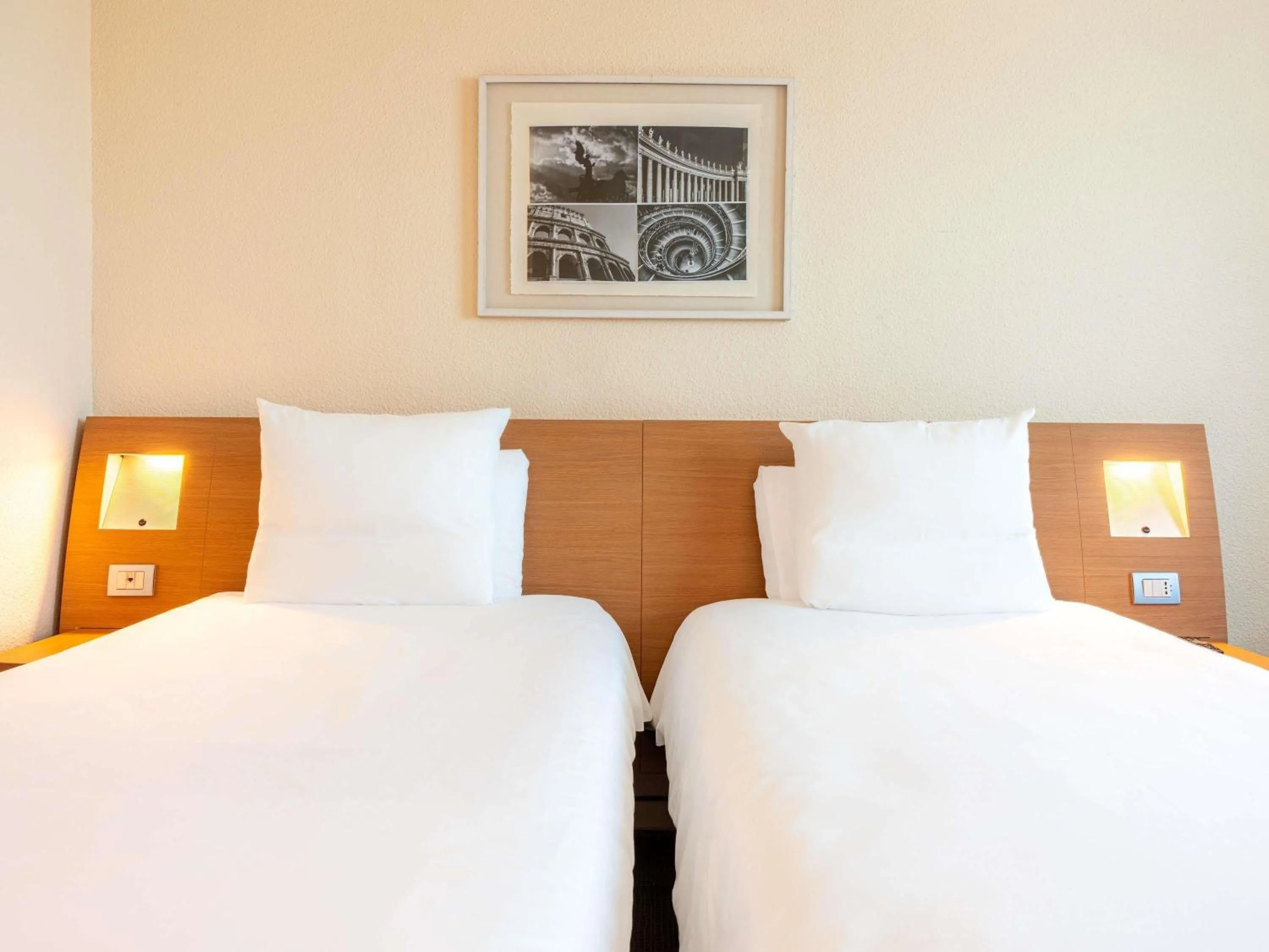 Bedroom, Bed in Novotel Roma Est