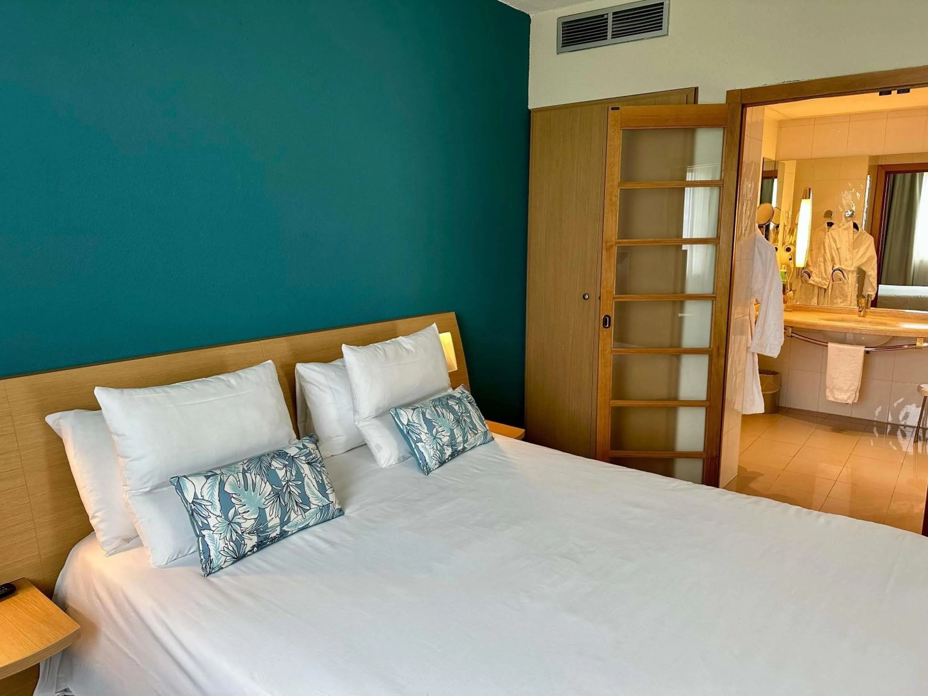 Bedroom, Bed in Novotel Roma Est