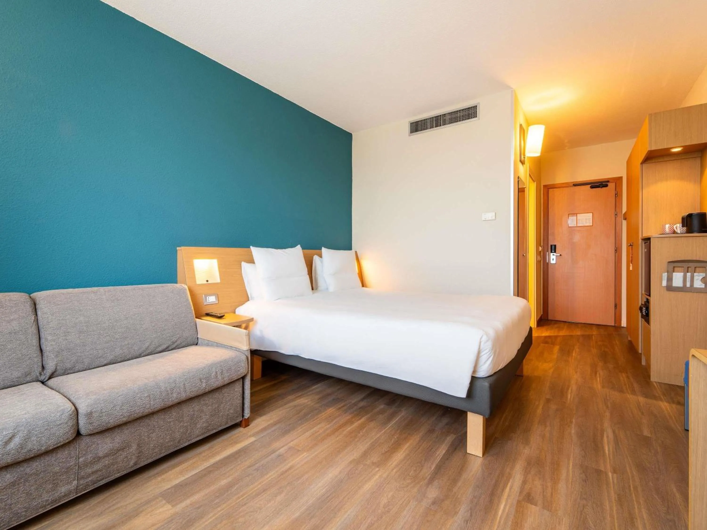 Bedroom, Bed in Novotel Roma Est