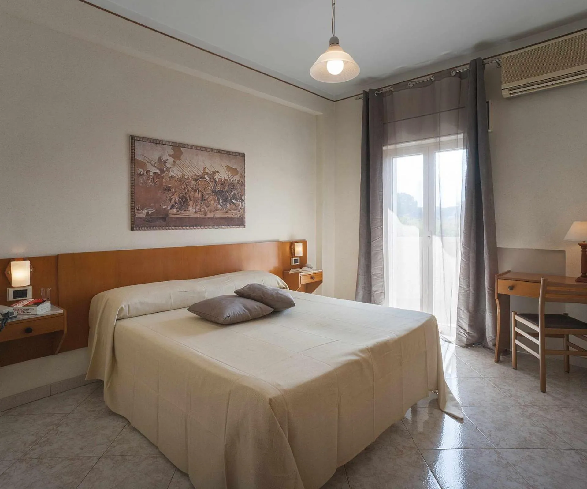 Bed in Villa Dei Misteri