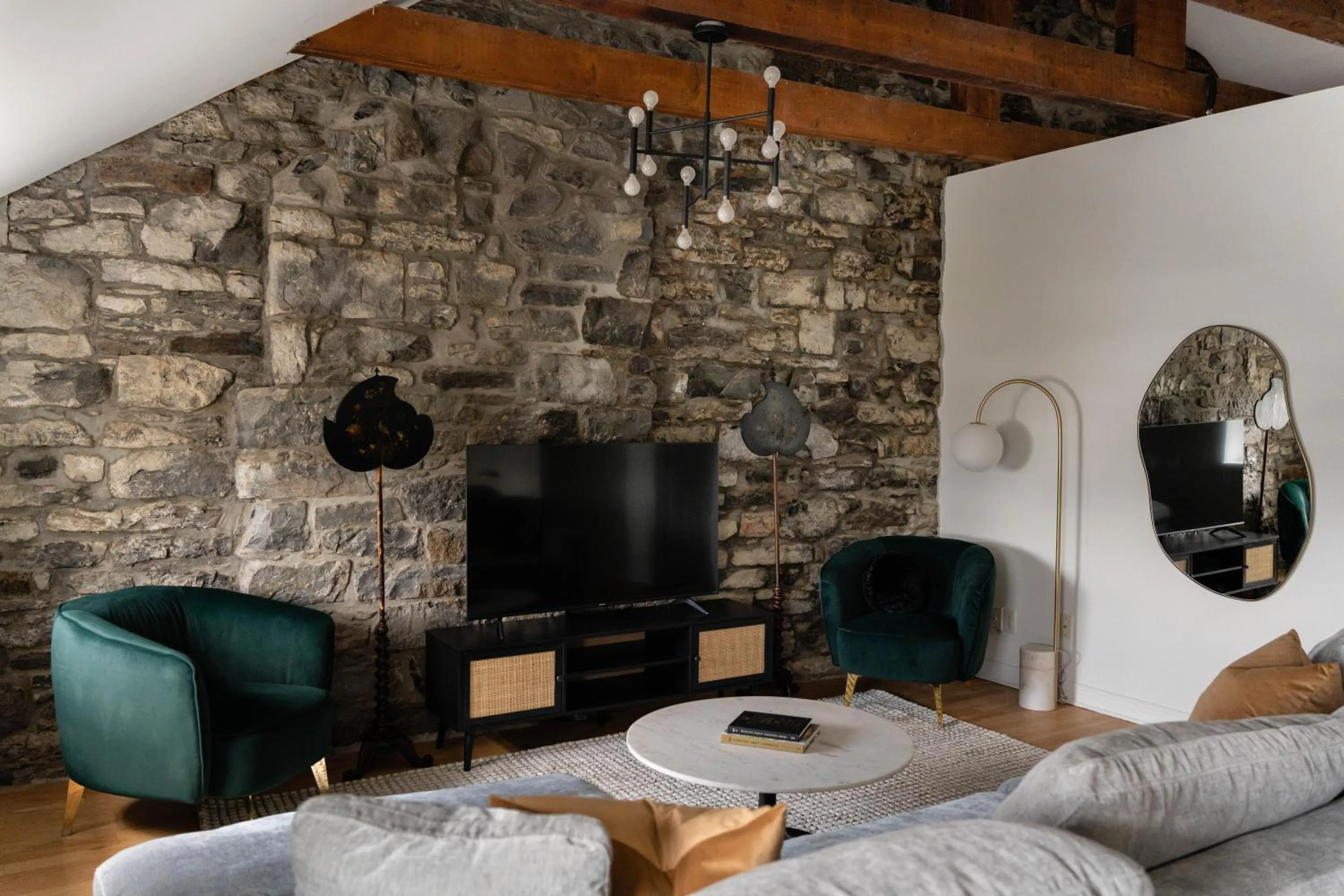 TV and multimedia in Maison Rasco by Luxury In Transit