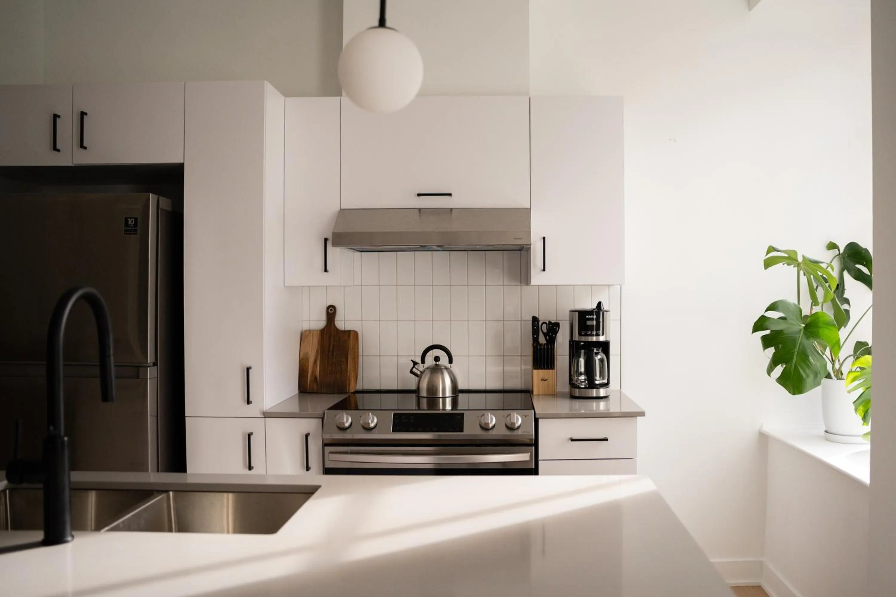 Coffee/tea facilities in Maison Rasco by Luxury In Transit