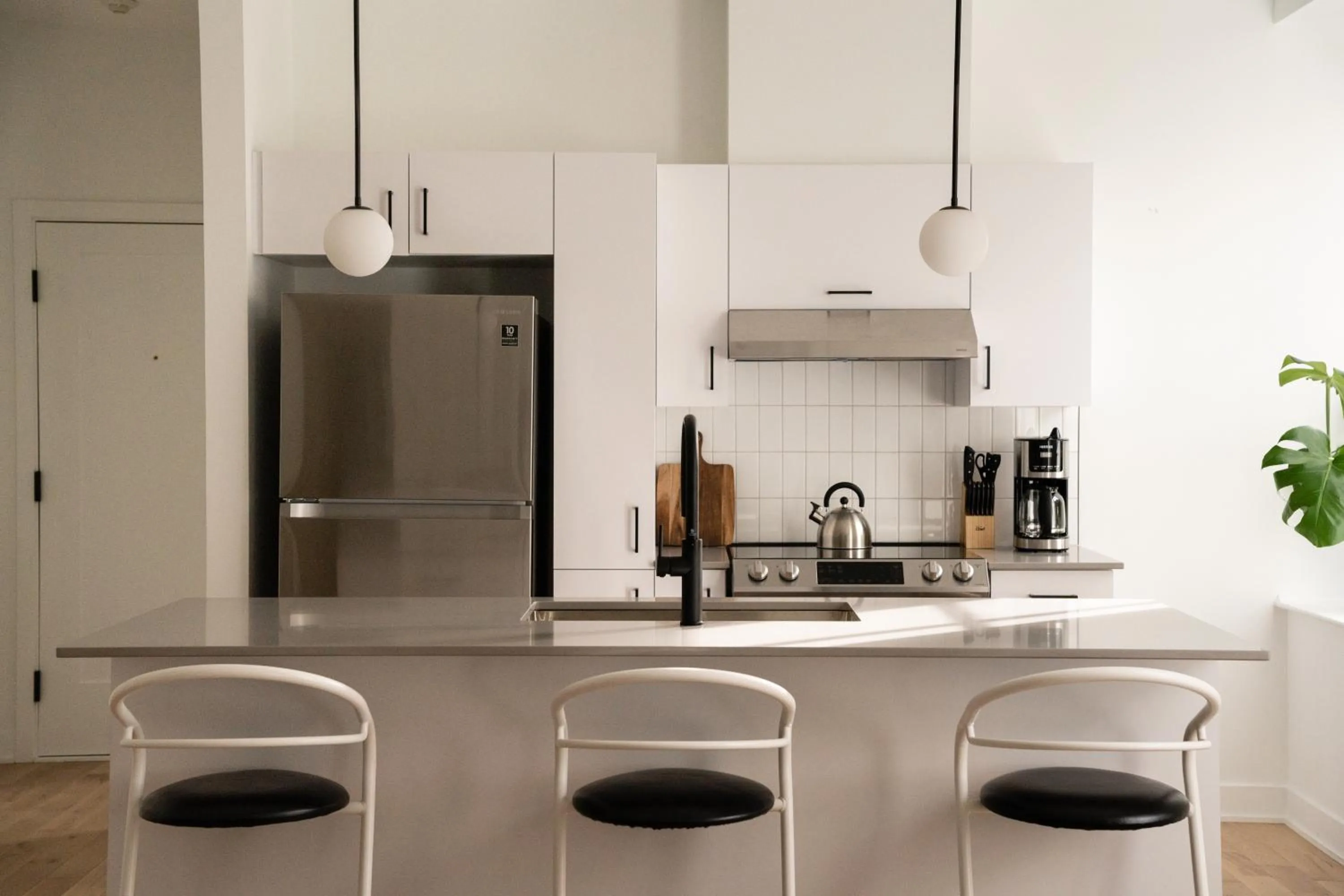 Coffee/tea facilities in Maison Rasco by Luxury In Transit