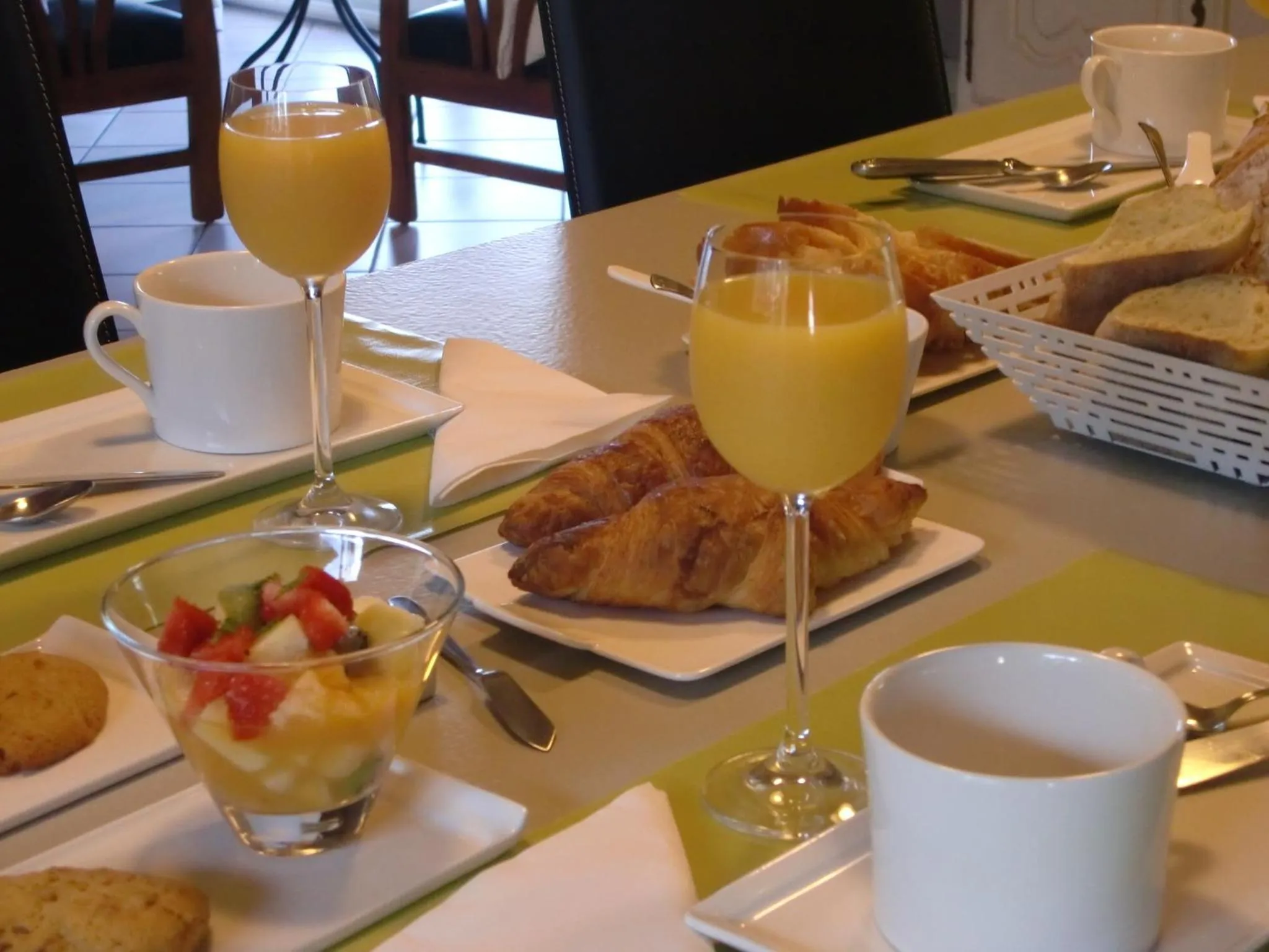 Continental breakfast in Ô'Maxethel