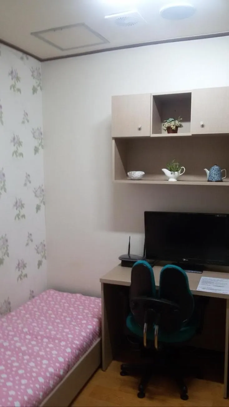 Small Single Room in 아이원리빙텔