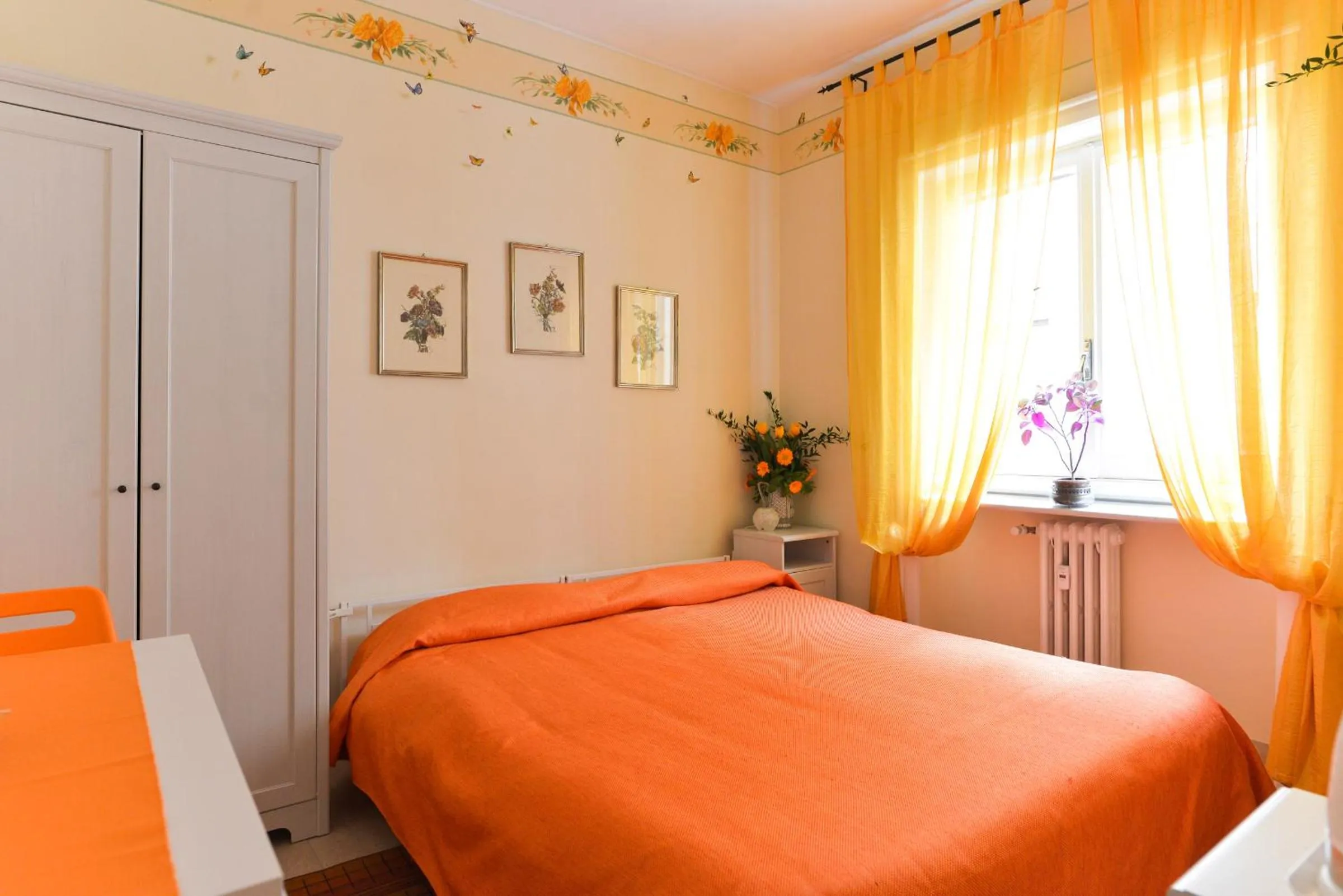 Photo of the whole room, Bed in B&B All'Ombra di San Pietro