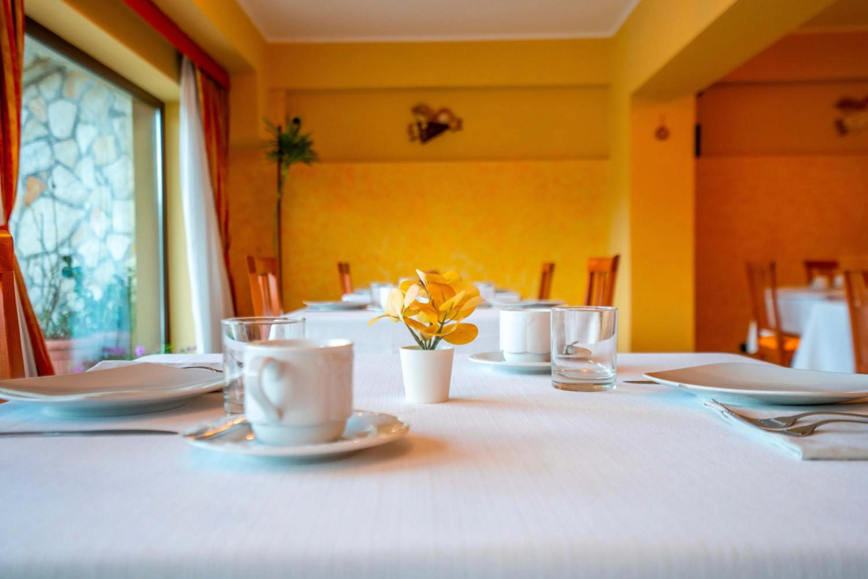 Breakfast in Hotel Tiffany's