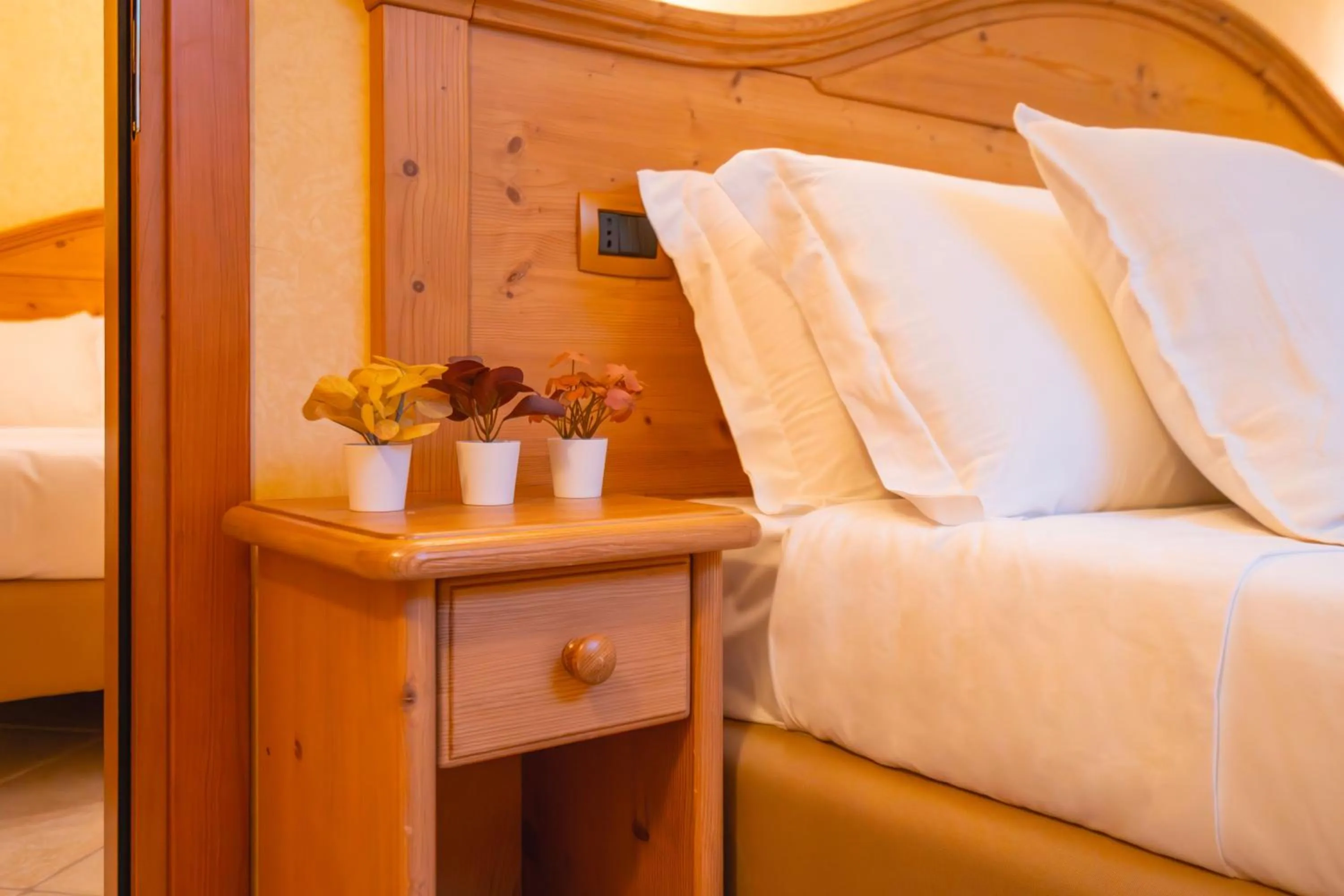 Bedroom, Bed in Hotel Tiffany's