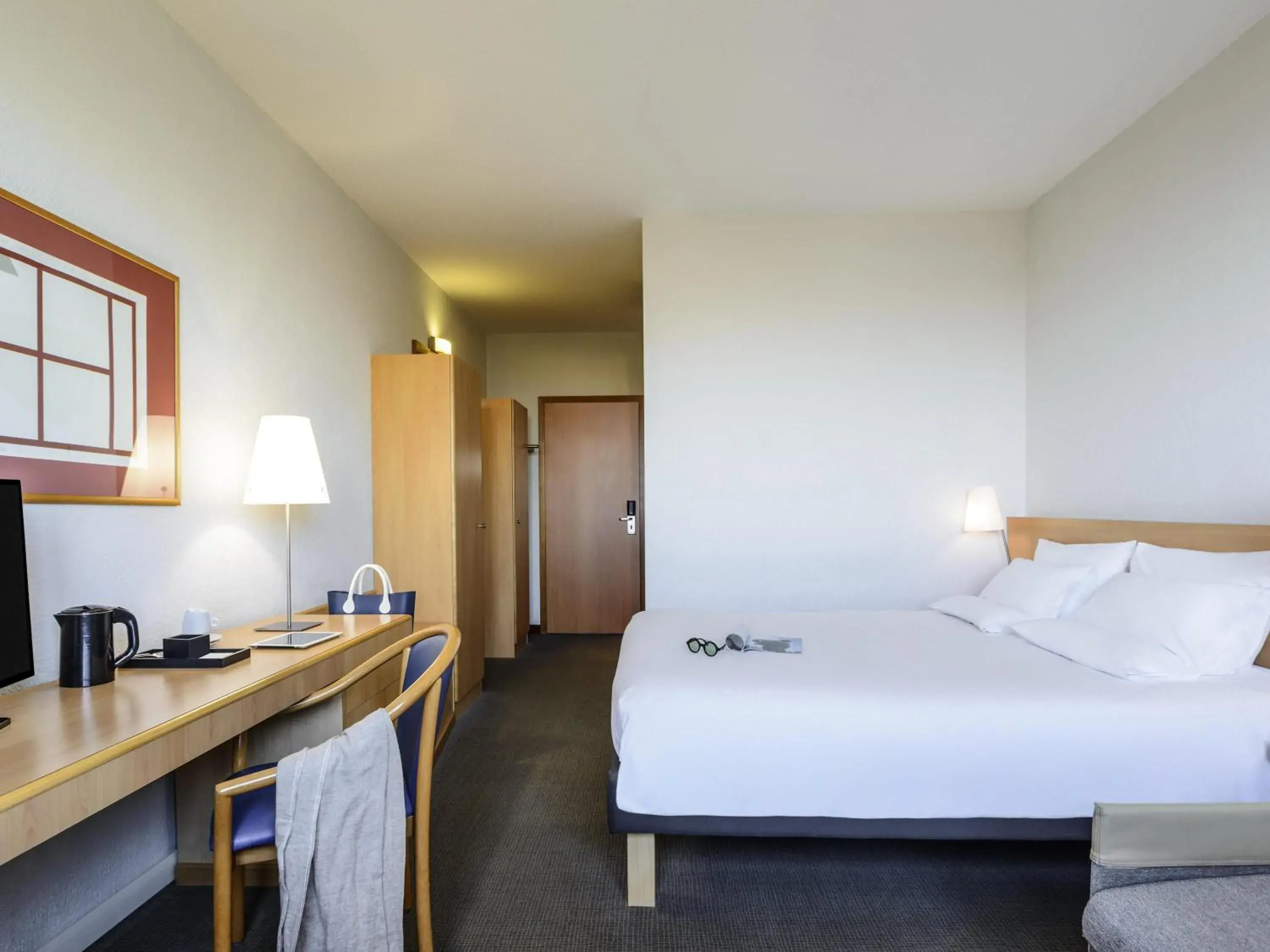 Queen Room with Sofa Bed in Novotel Torino Corso Giulio Cesare Queen Room with Sofa Bed in Novotel Torino Corso Giulio Cesare