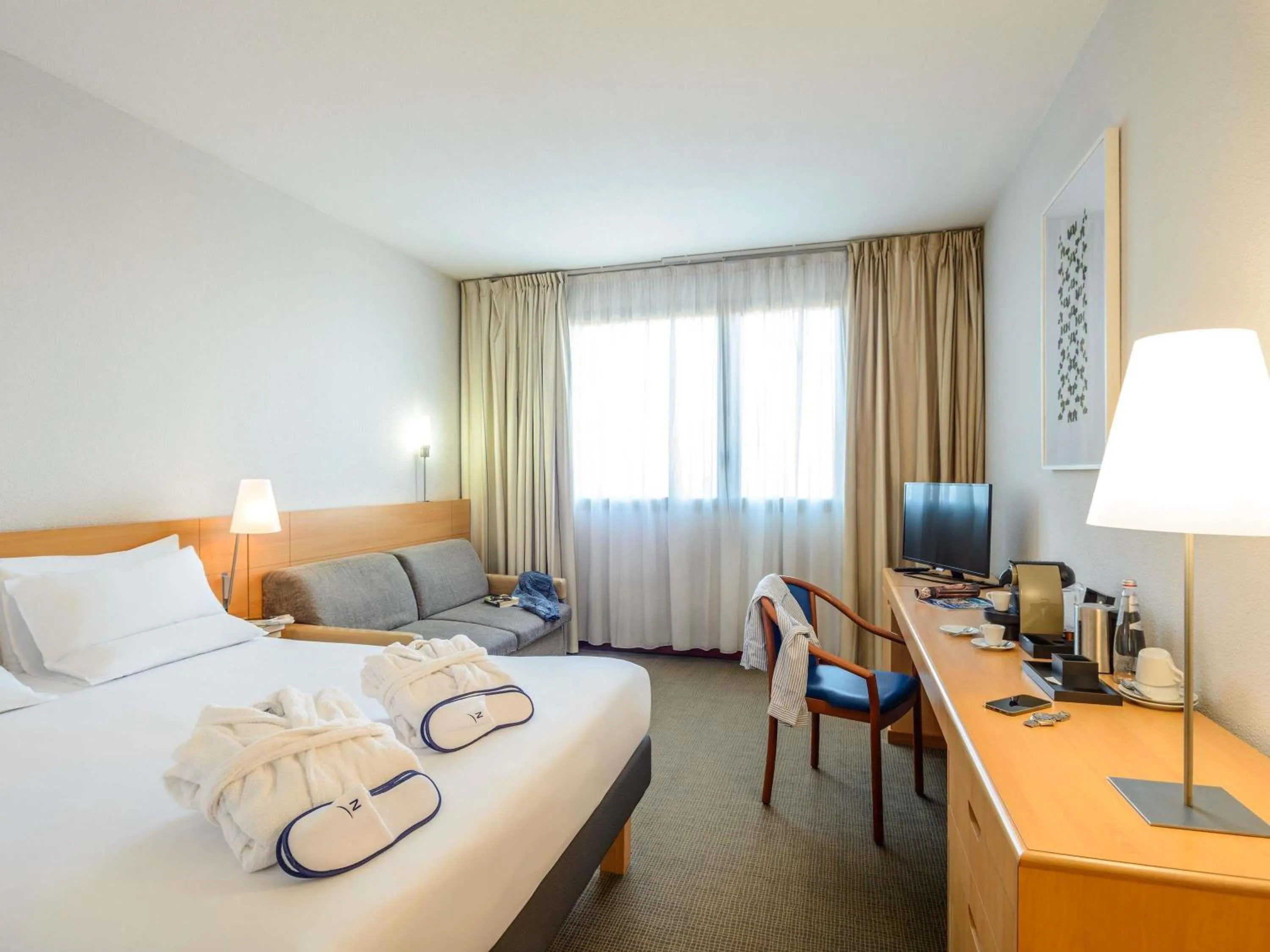 Bedroom, Bed in Novotel Torino Corso Giulio Cesare