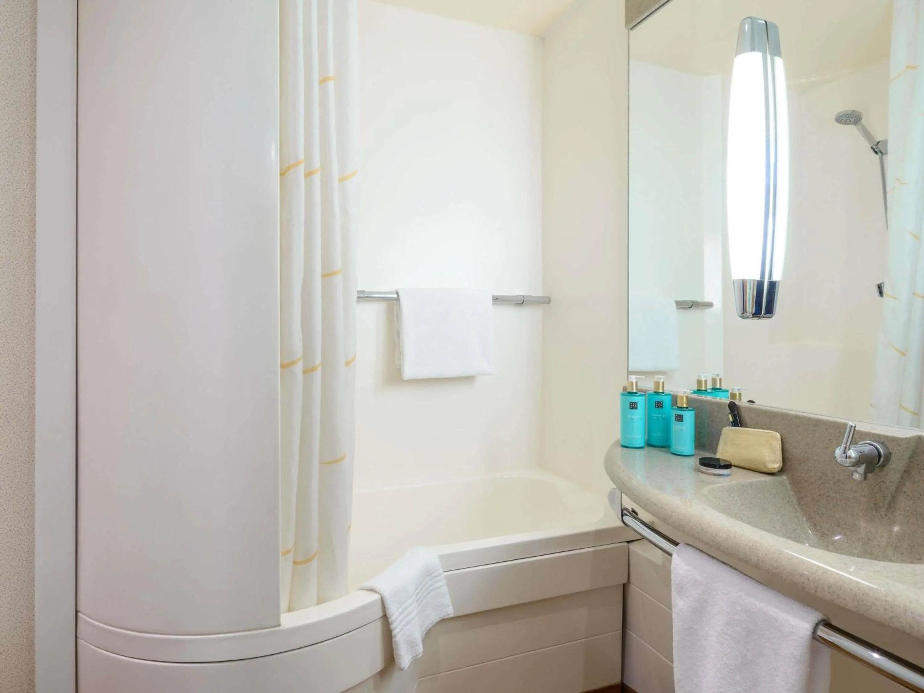 Bedroom in Novotel Torino Corso Giulio Cesare