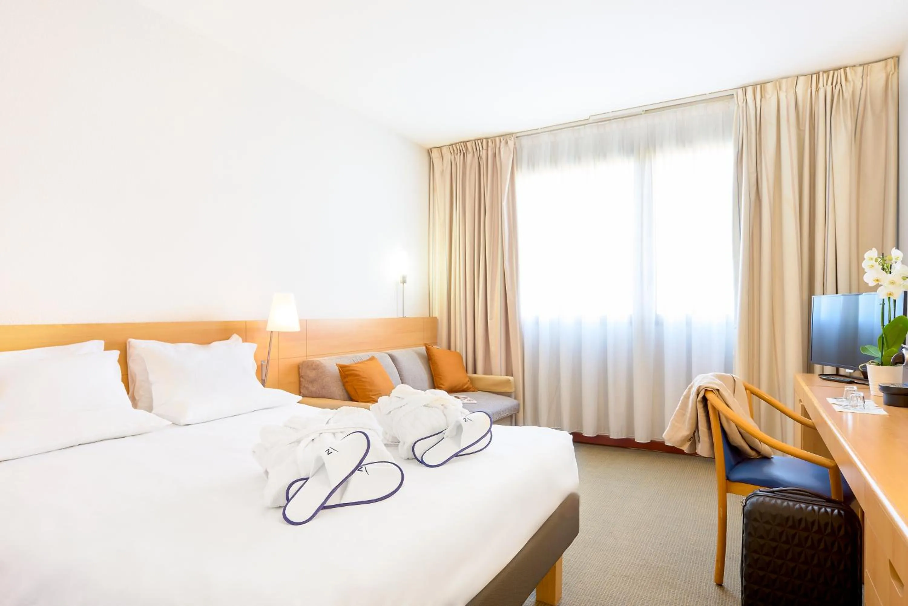 Bedroom, Bed in Novotel Torino Corso Giulio Cesare