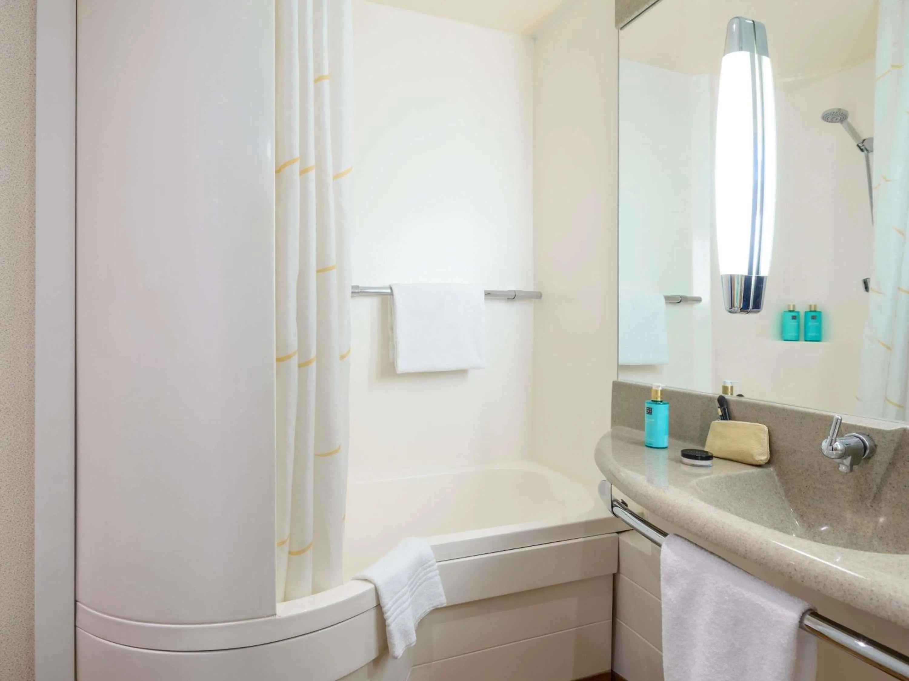 Bedroom in Novotel Torino Corso Giulio Cesare