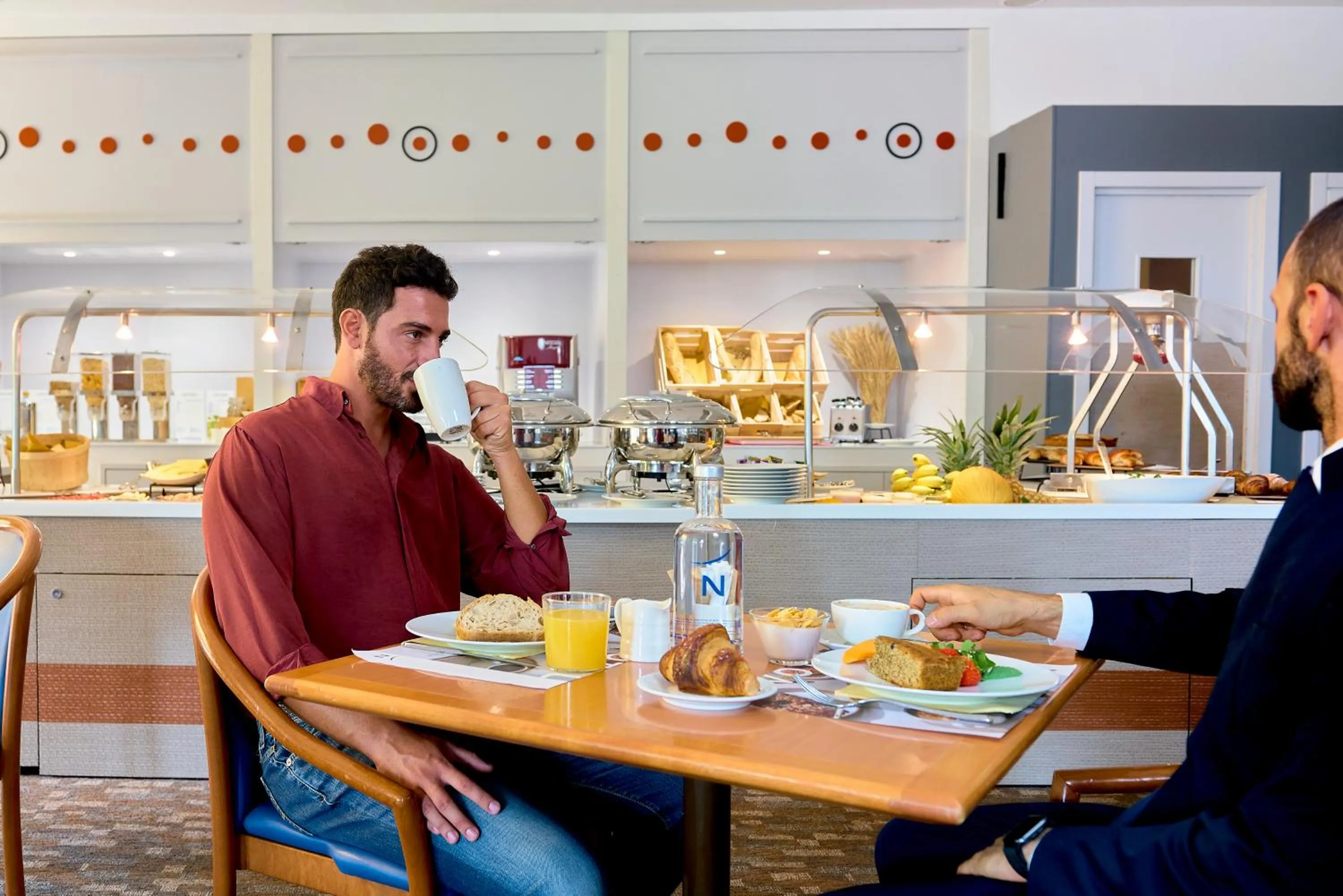 Restaurant/places to eat in Novotel Torino Corso Giulio Cesare