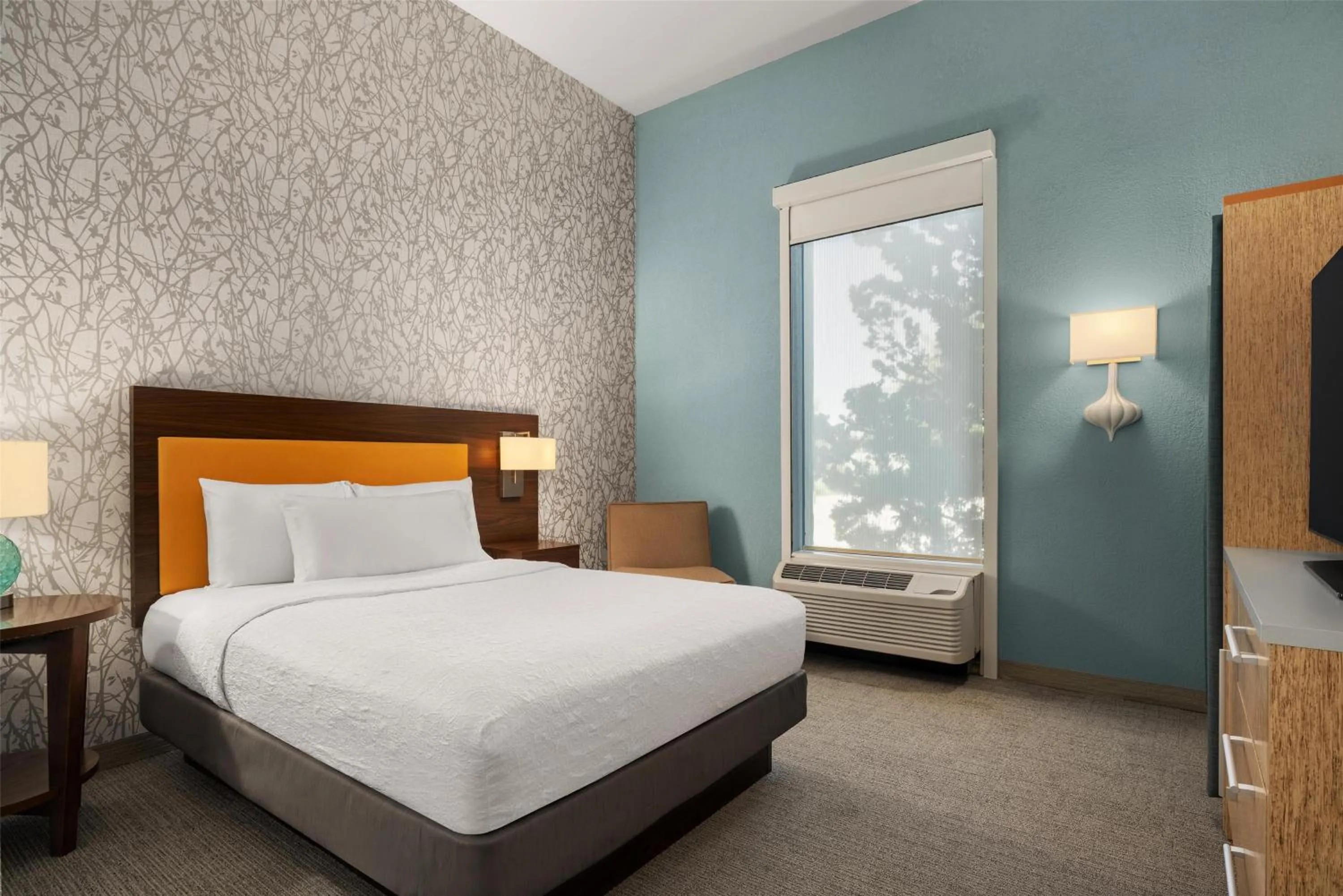 Bed in Home2 Suites by Hilton Baltimore/Aberdeen MD