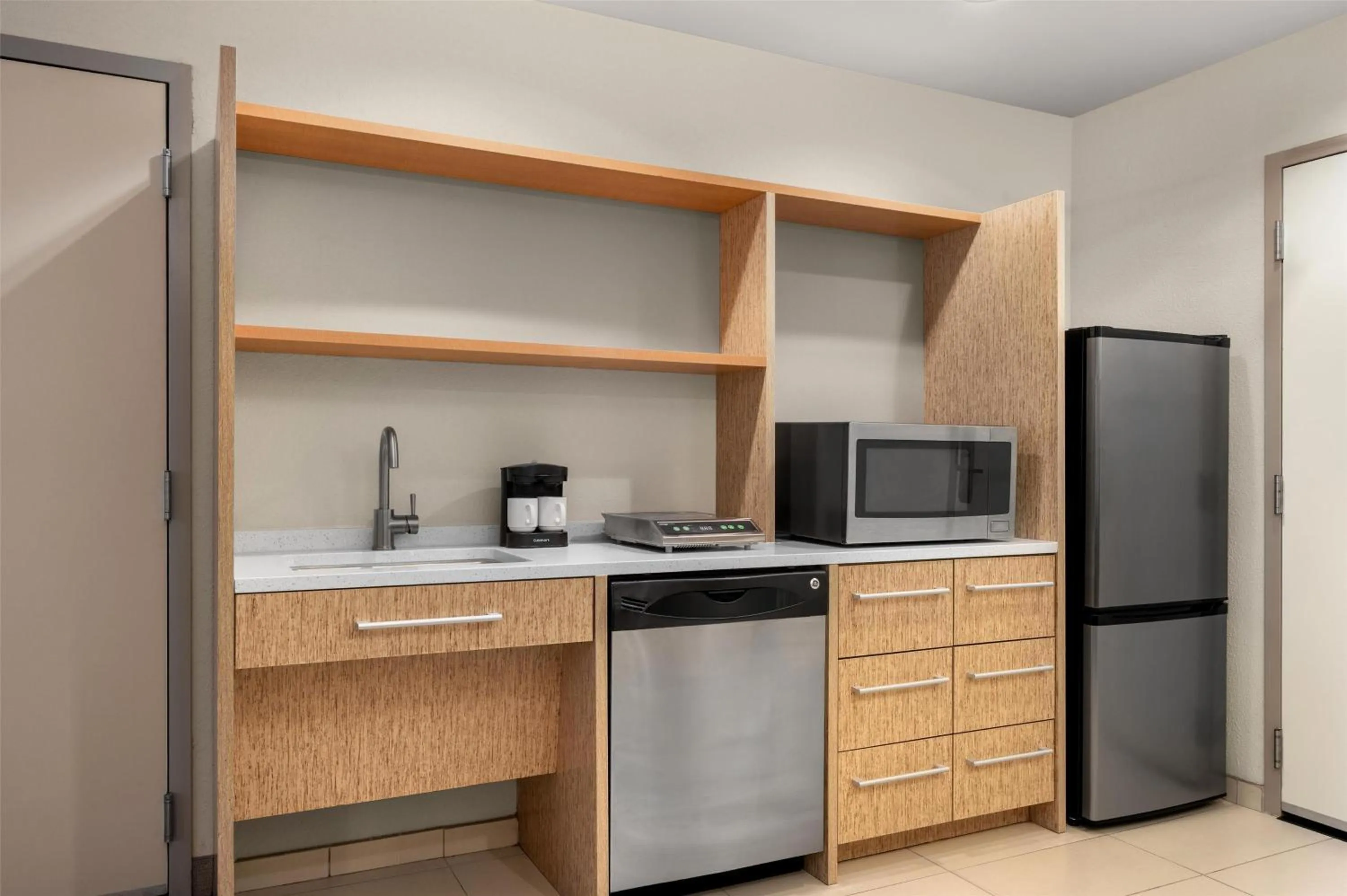 Kitchen or kitchenette in Home2 Suites by Hilton Baltimore/Aberdeen MD